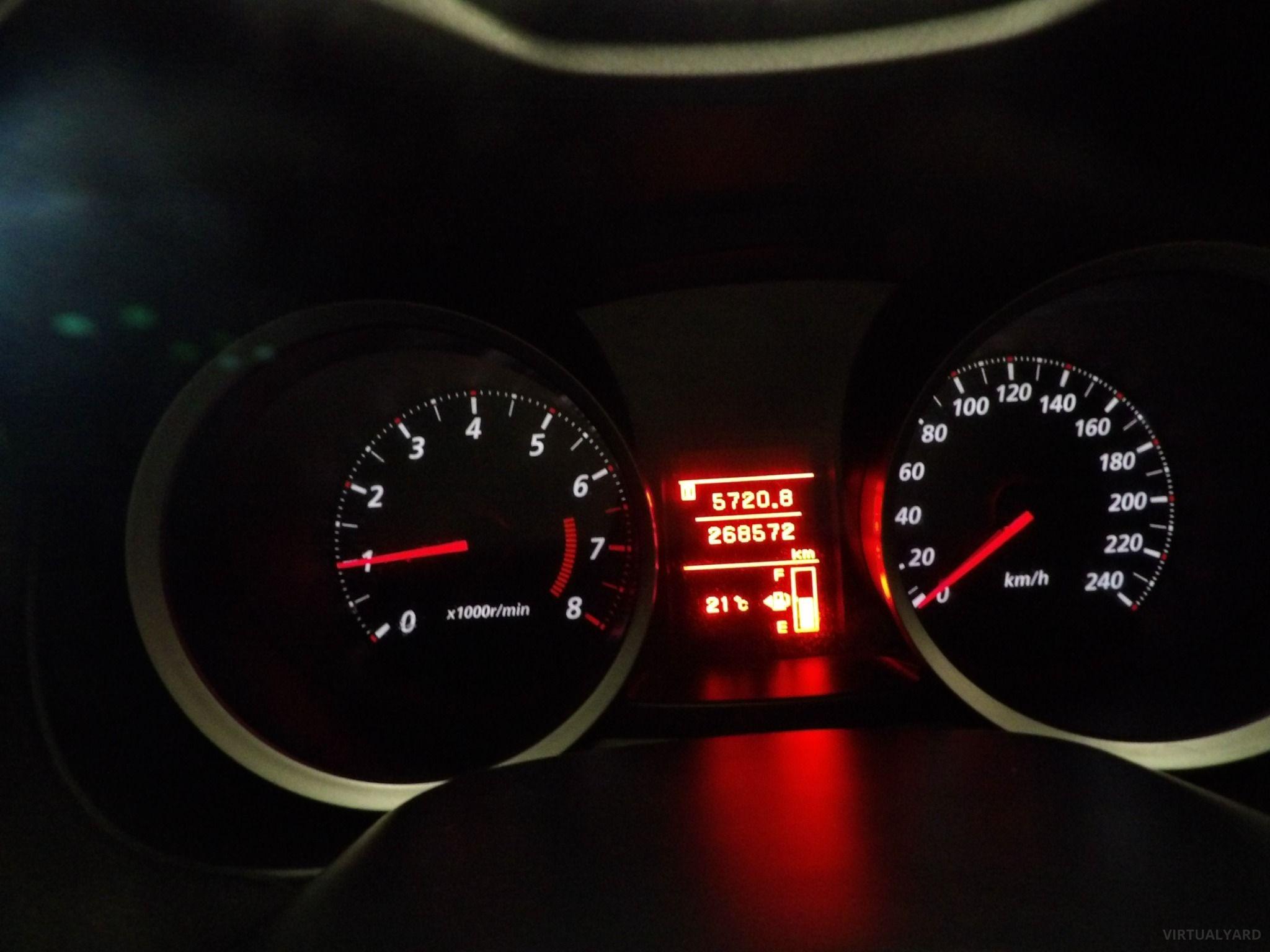 MITSUBISHI LANCER