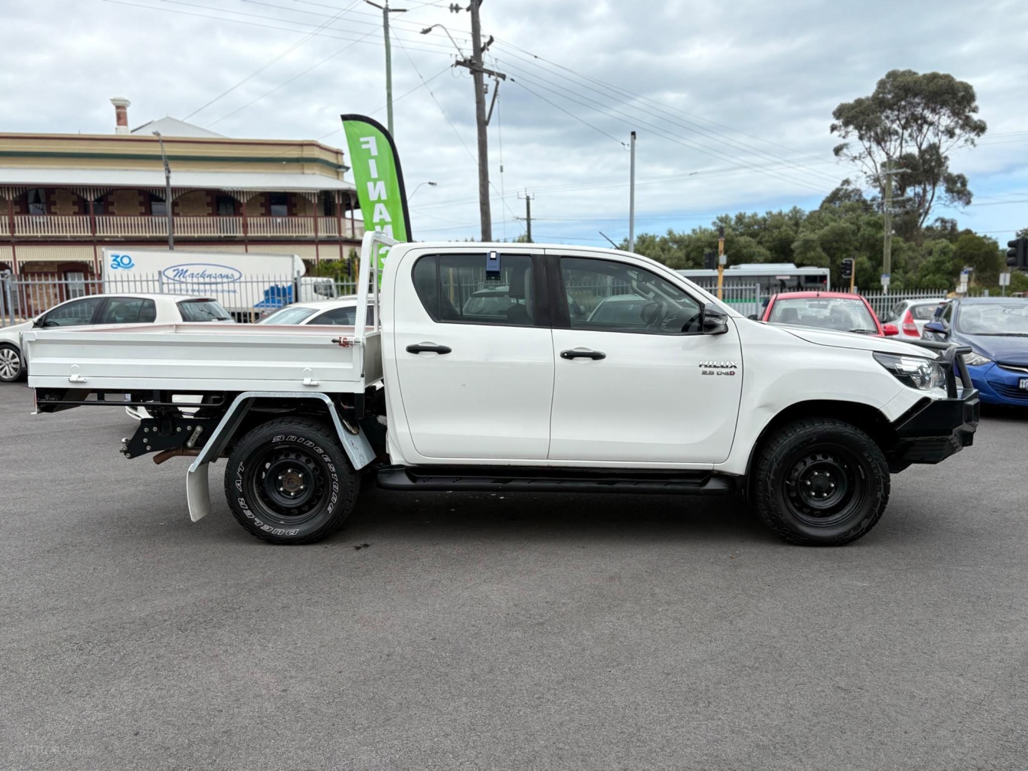 TOYOTA HILUX