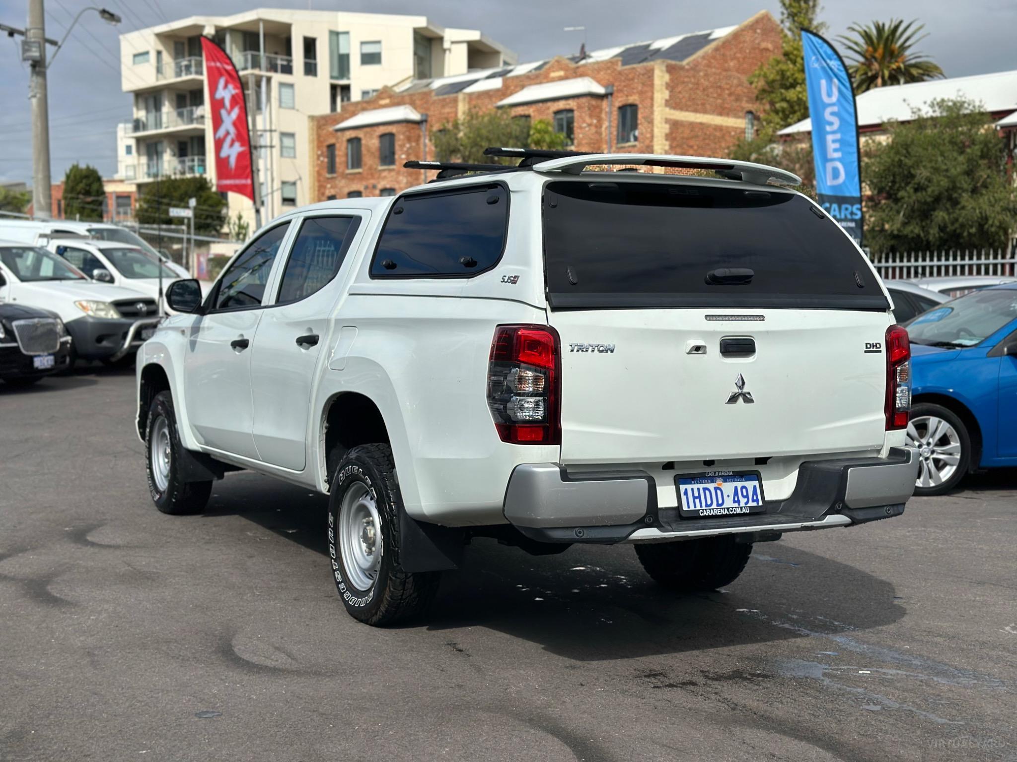 MITSUBISHI TRITON