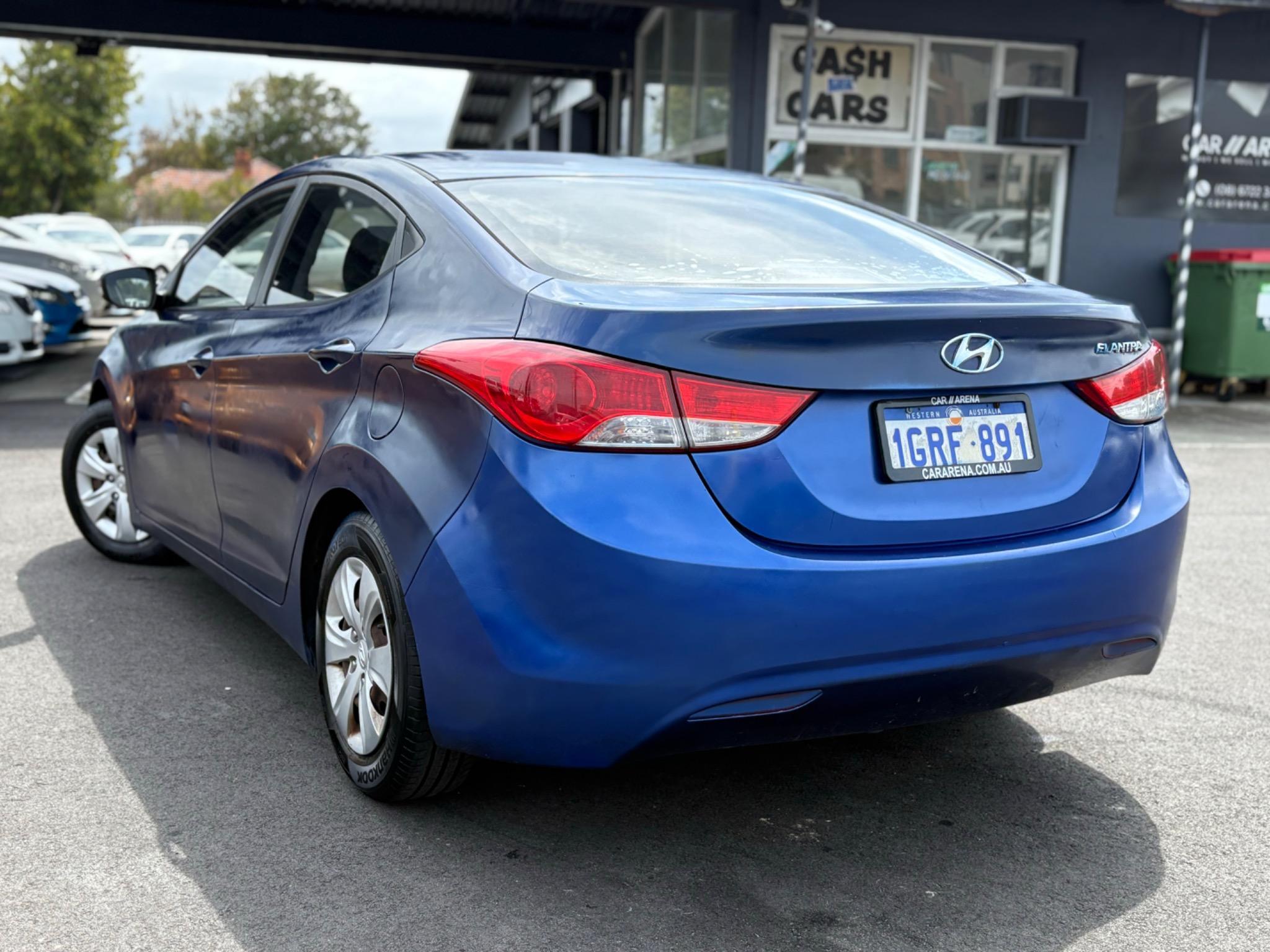 HYUNDAI ELANTRA