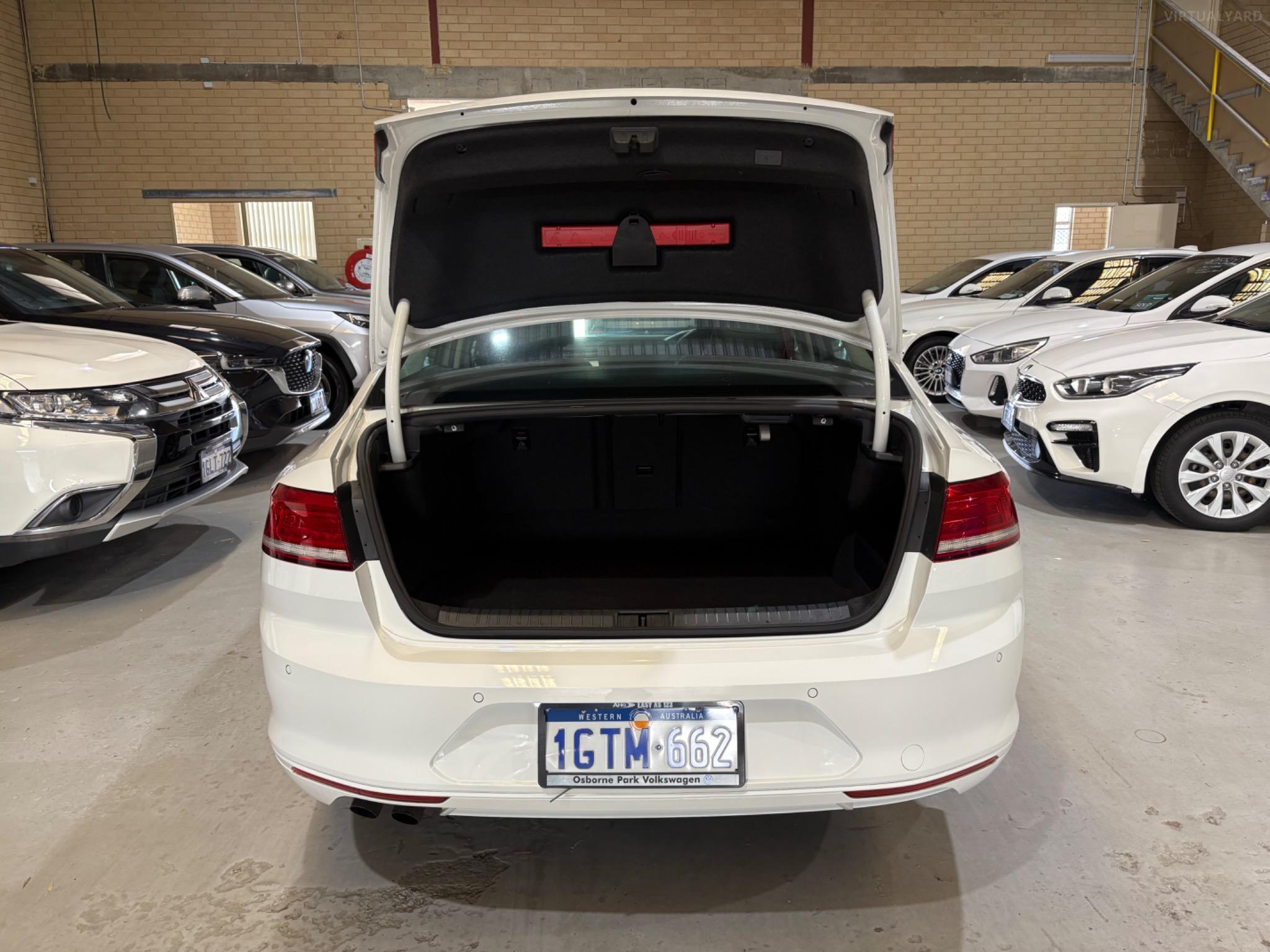 VOLKSWAGEN PASSAT