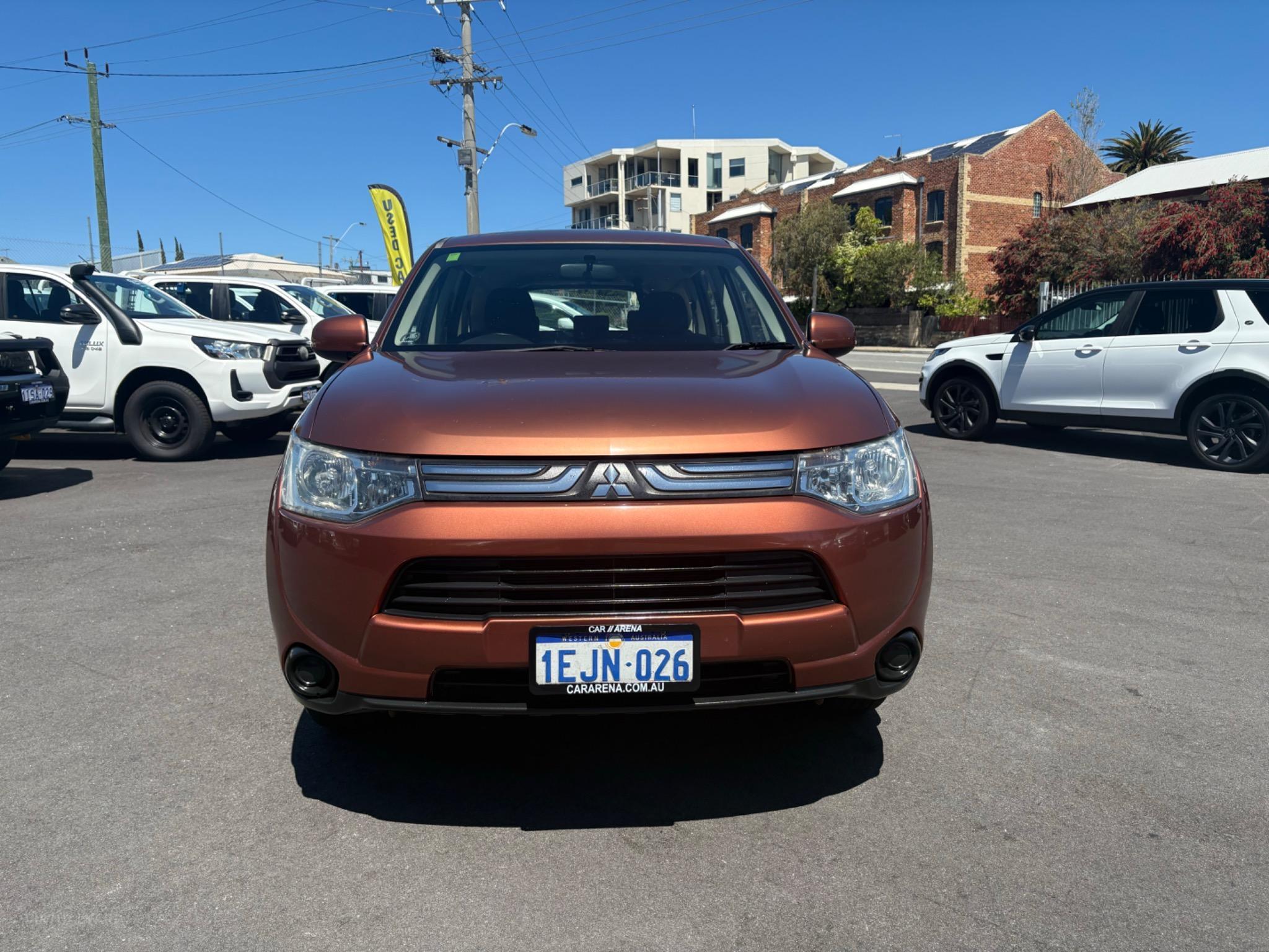 MITSUBISHI OUTLANDER