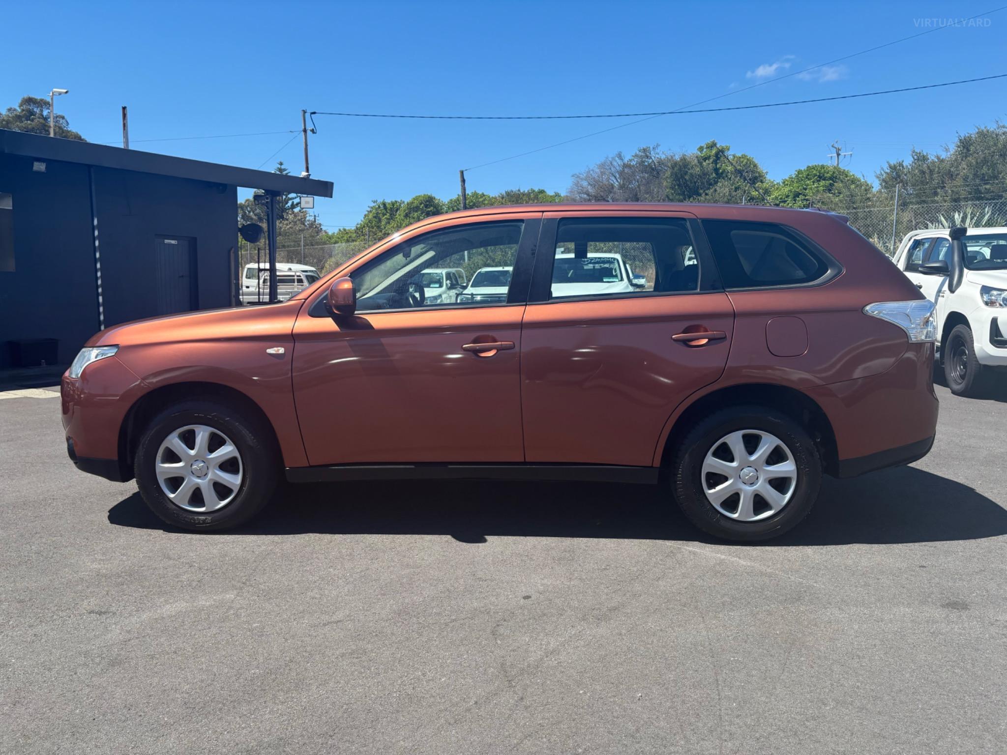 MITSUBISHI OUTLANDER