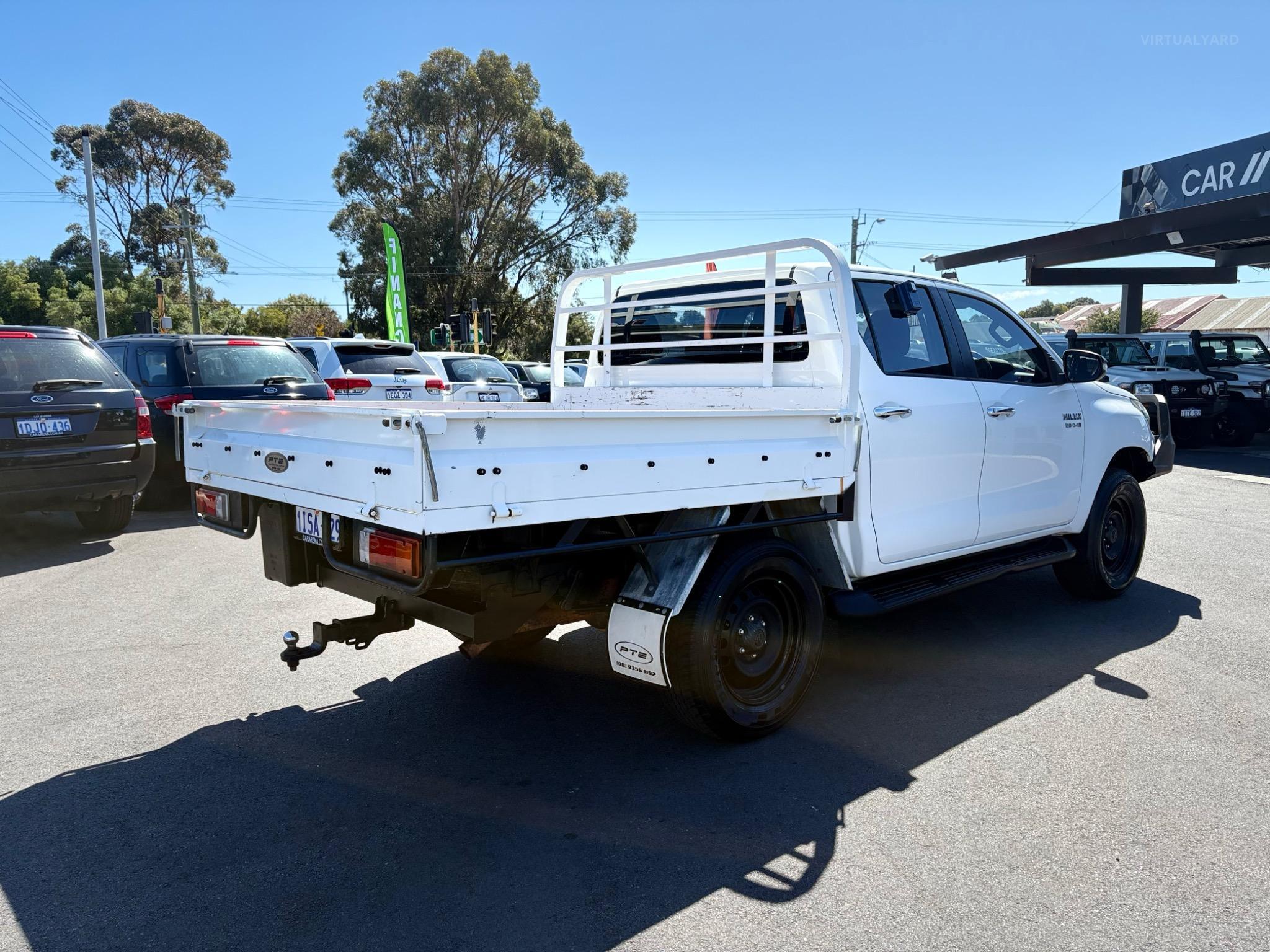 TOYOTA HILUX