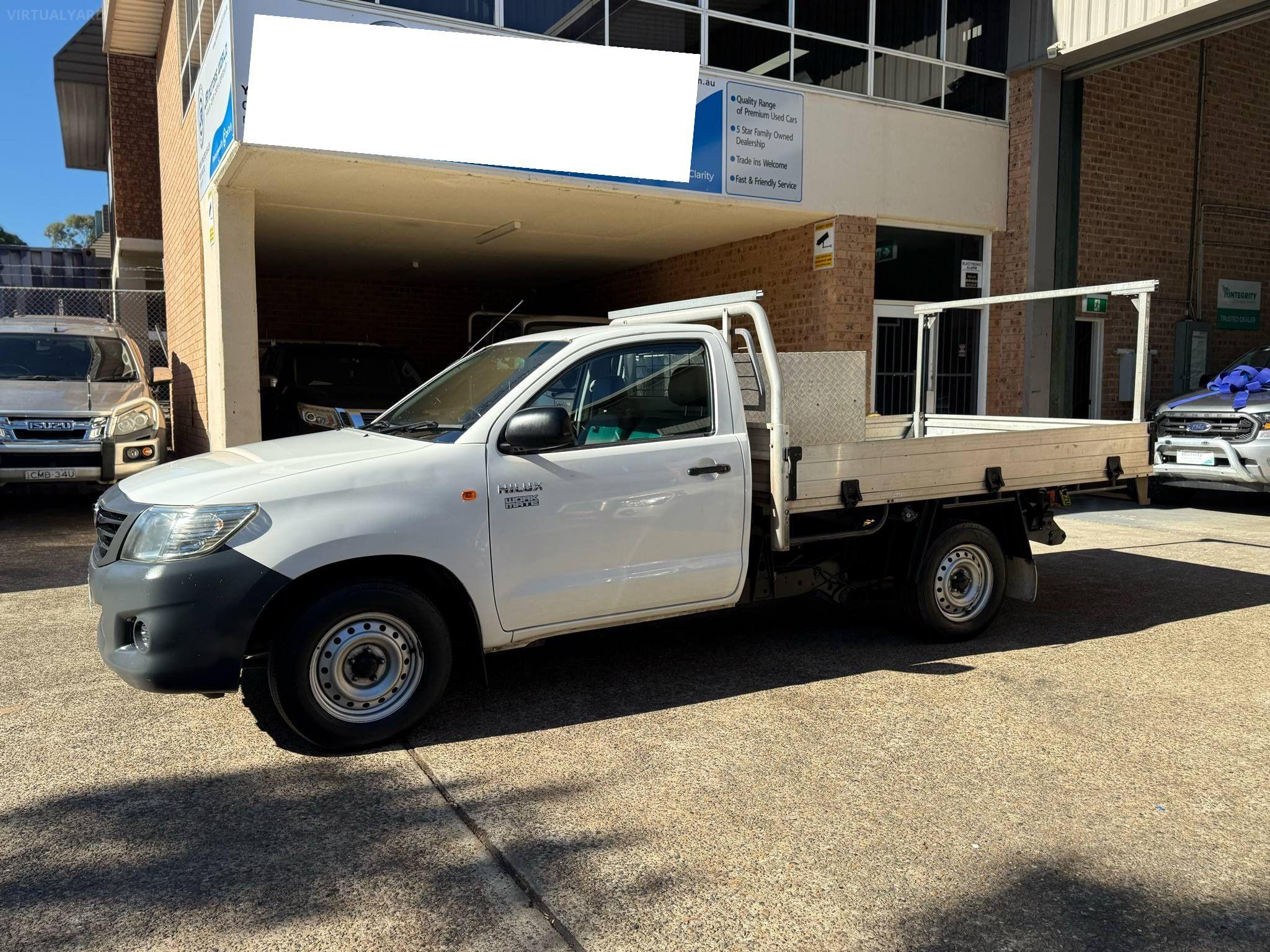 TOYOTA HILUX