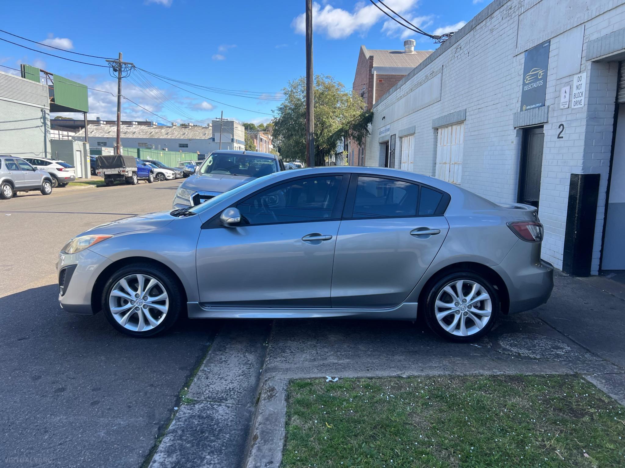 MAZDA MAZDA3