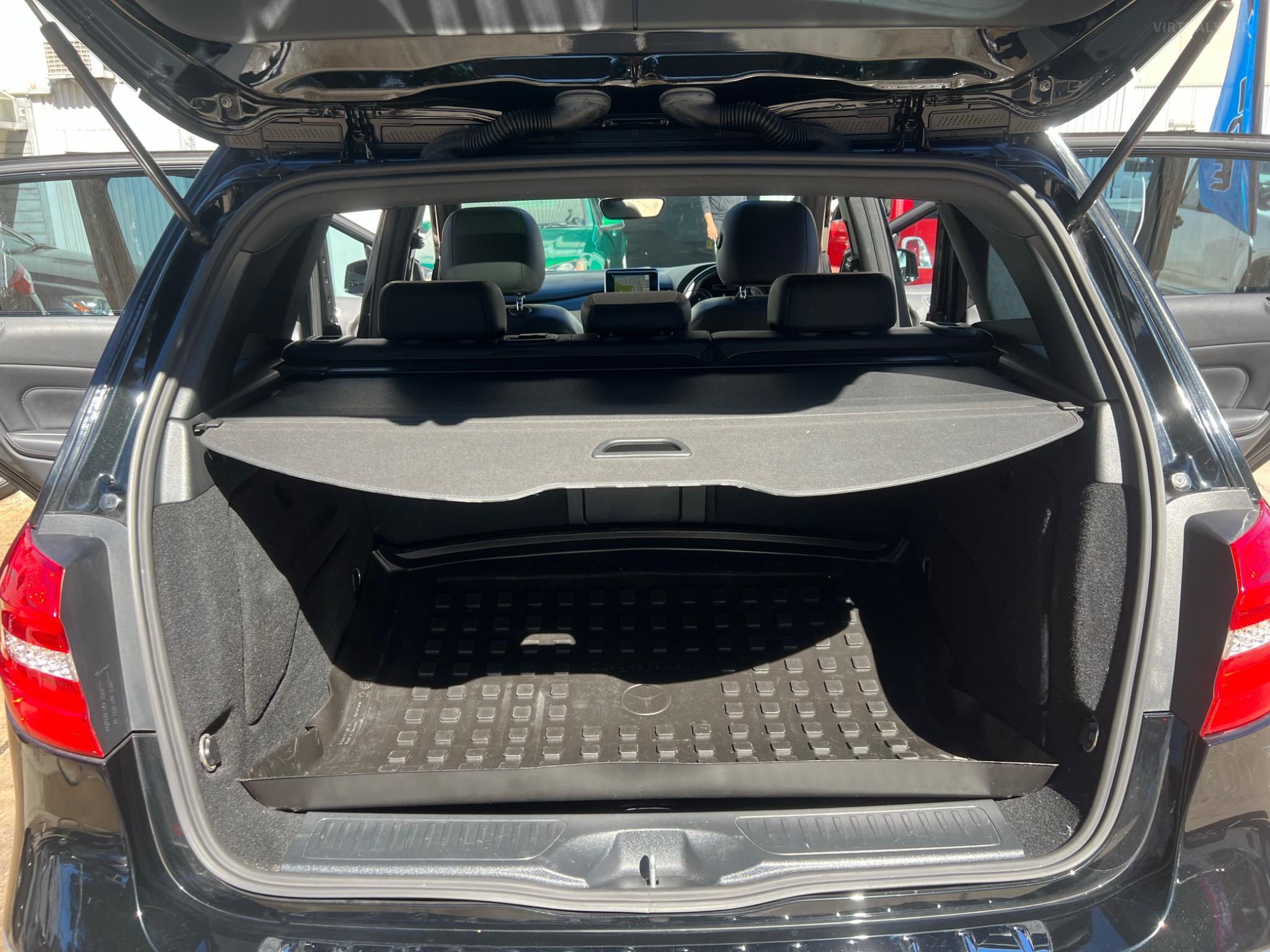 MERCEDES-BENZ B200