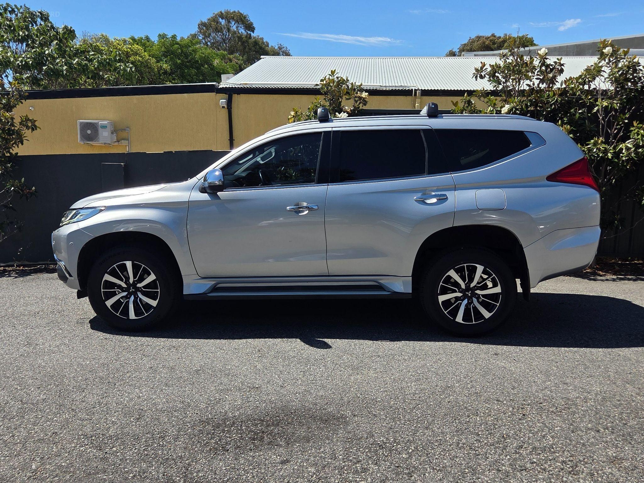 MITSUBISHI PAJERO SPORT