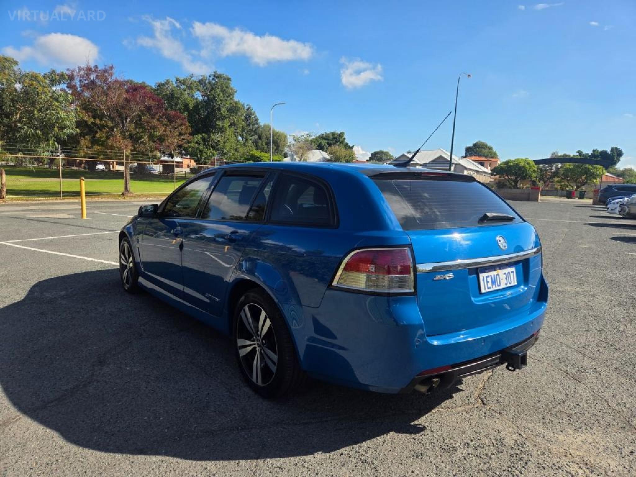 HOLDEN COMMODORE