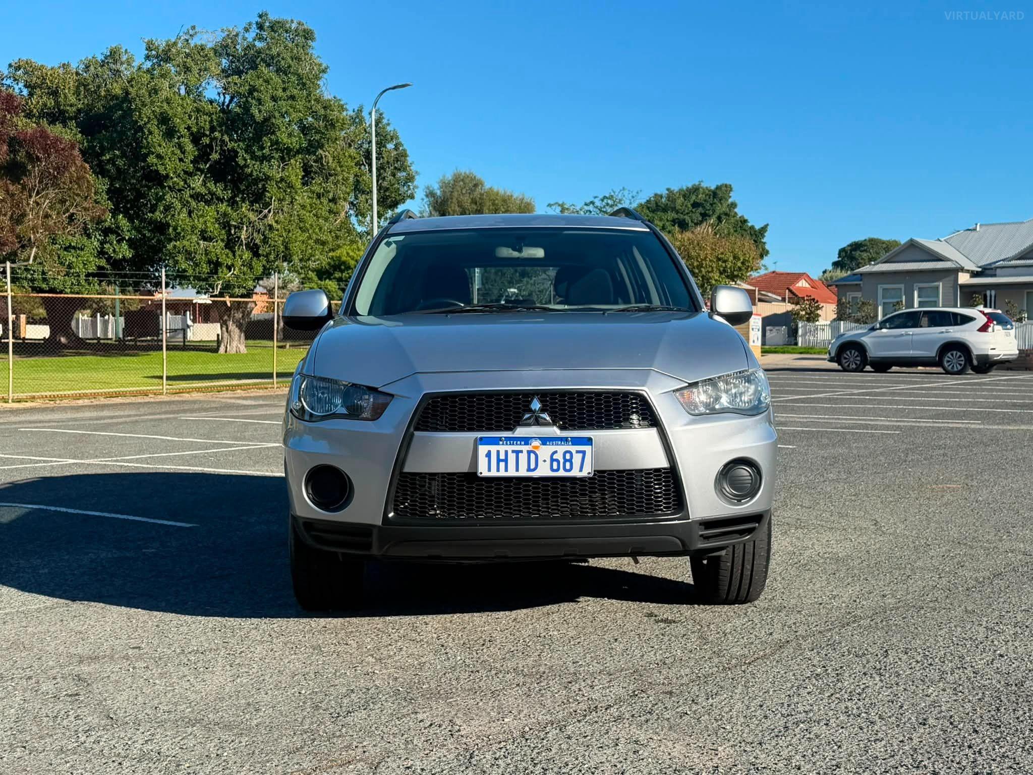 MITSUBISHI OUTLANDER
