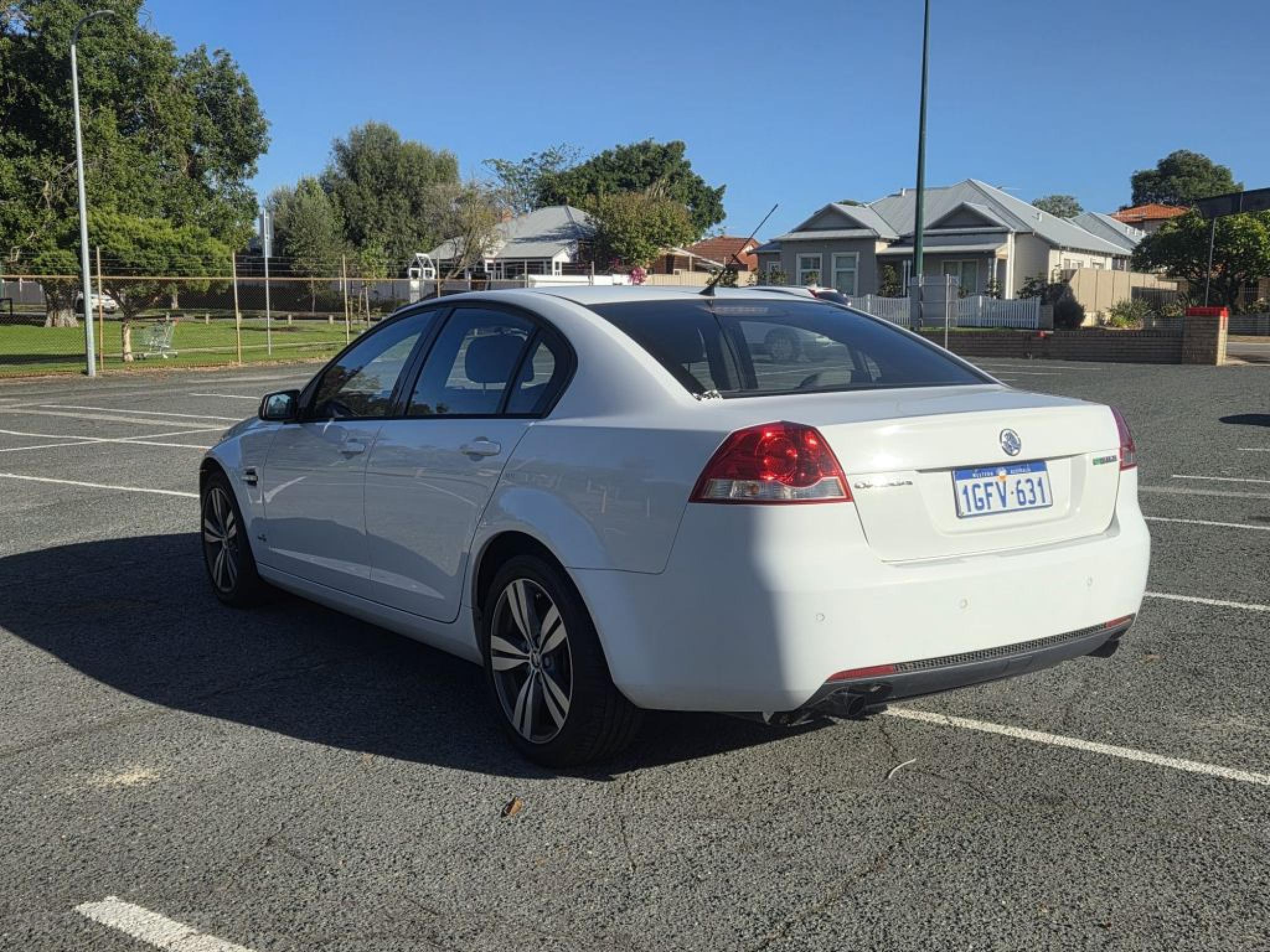 HOLDEN COMMODORE