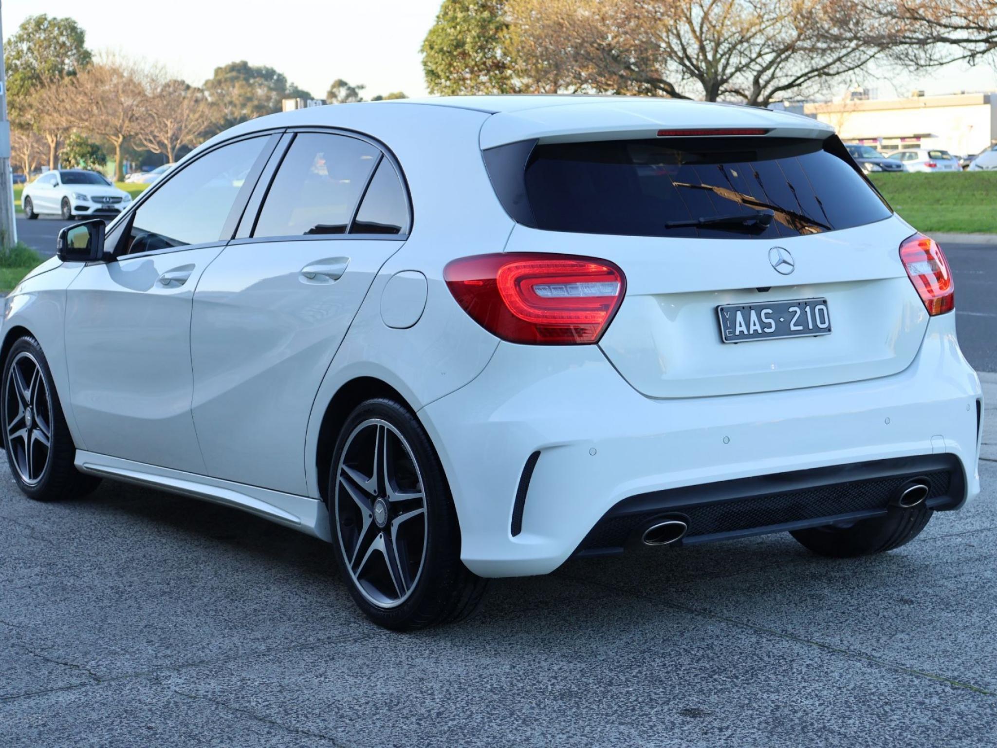 MERCEDES-BENZ A200