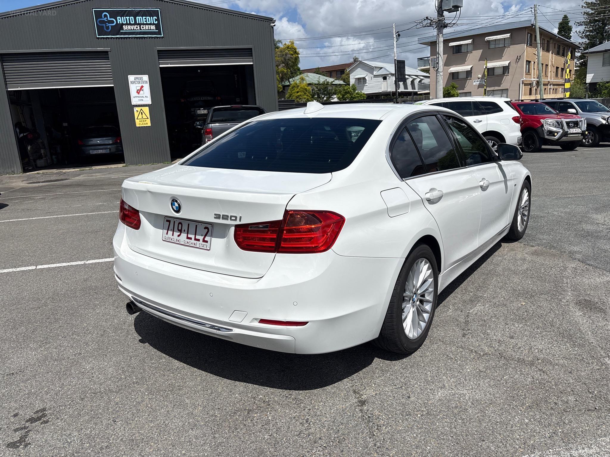 BMW 320i