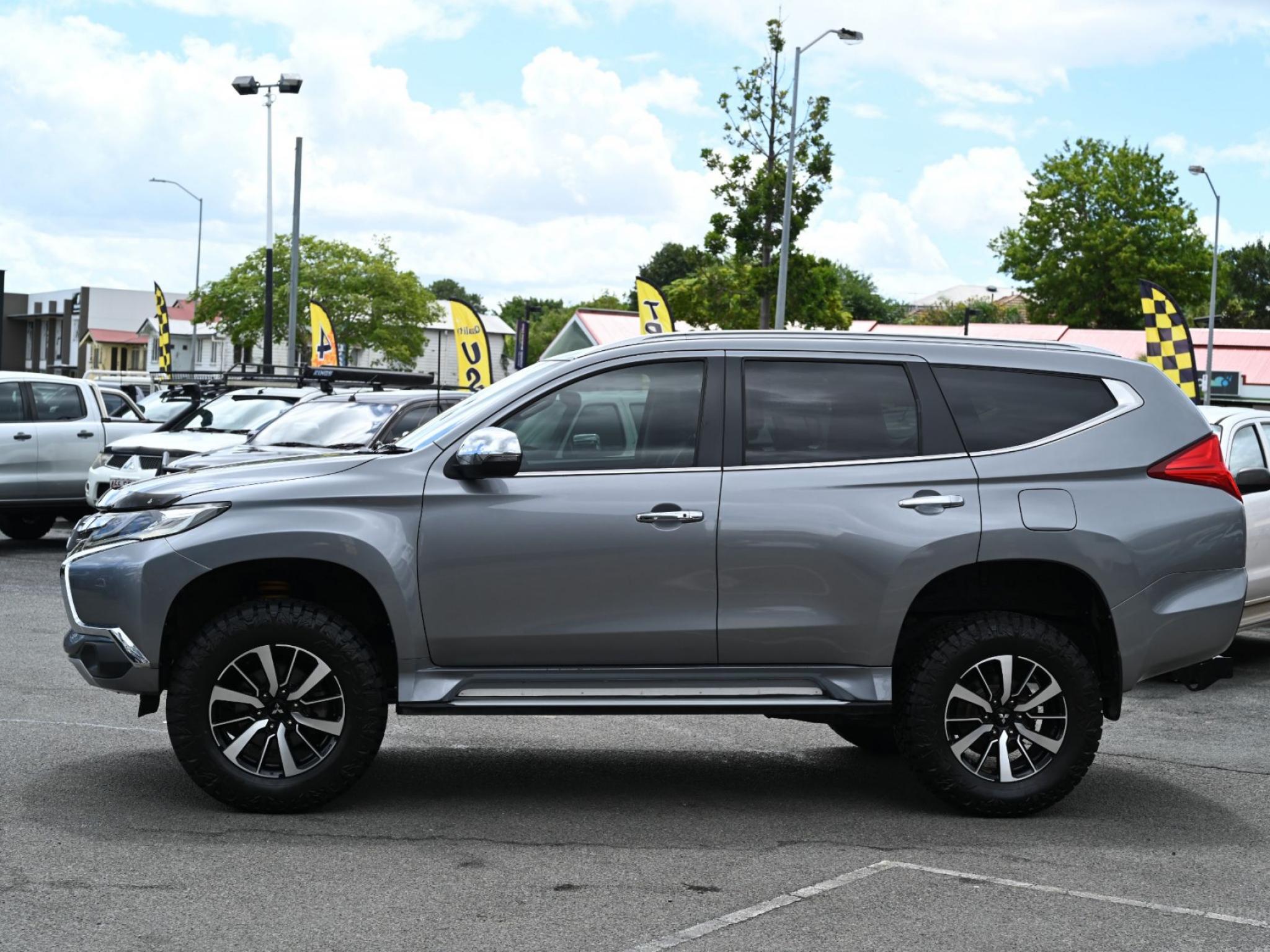 Mitsubishi Pajero Sports