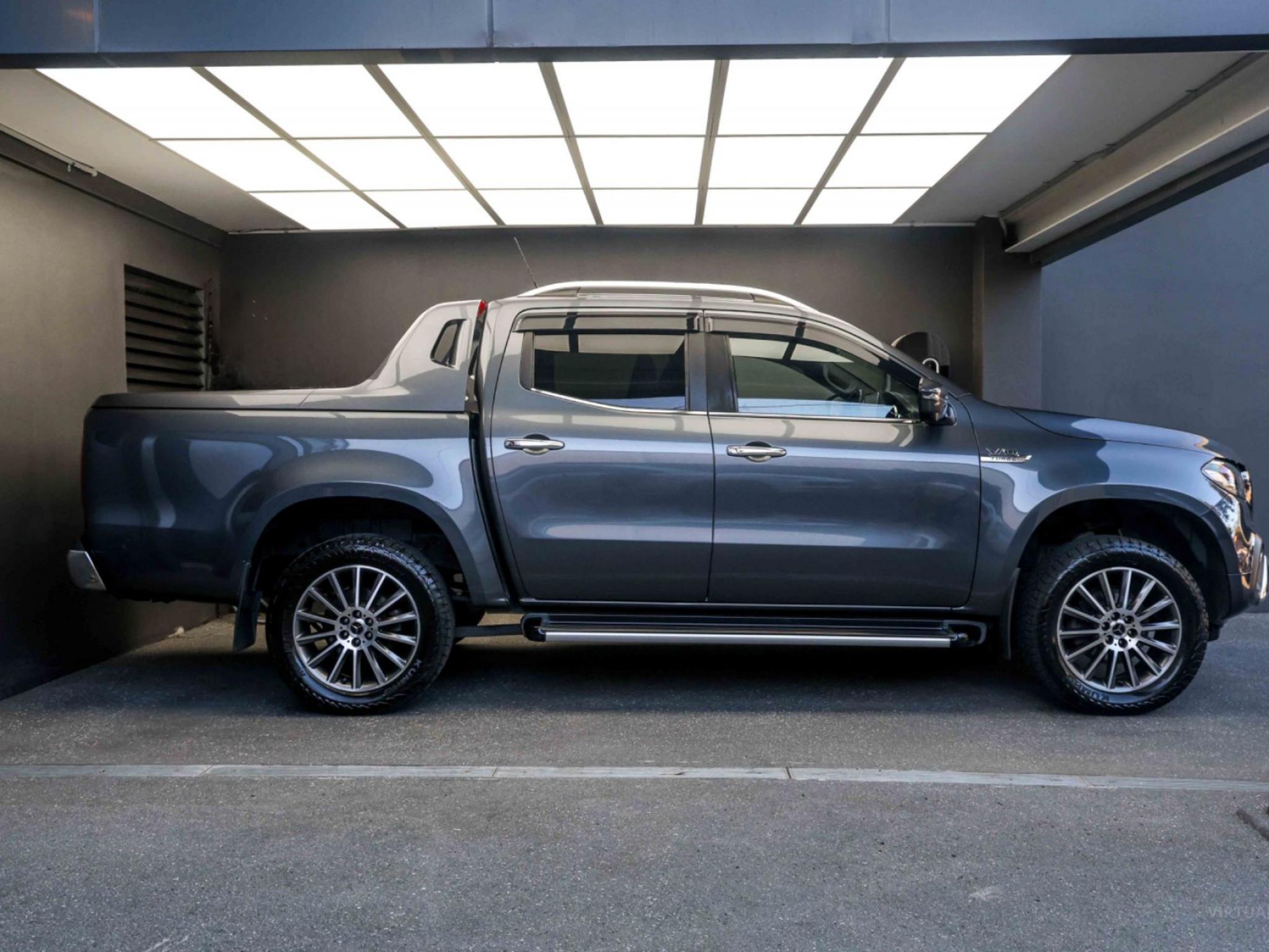 MERCEDES-BENZ X