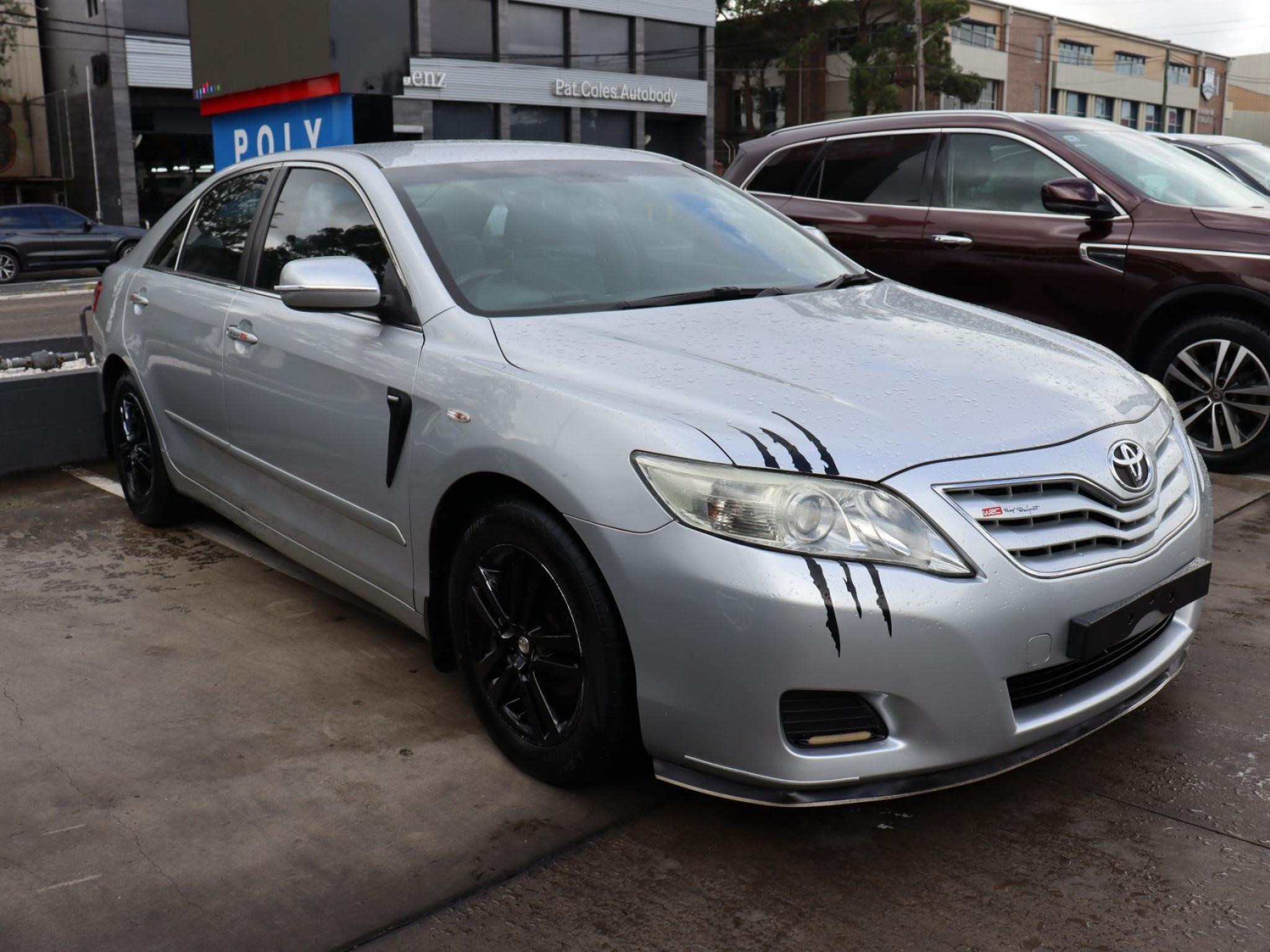 TOYOTA CAMRY