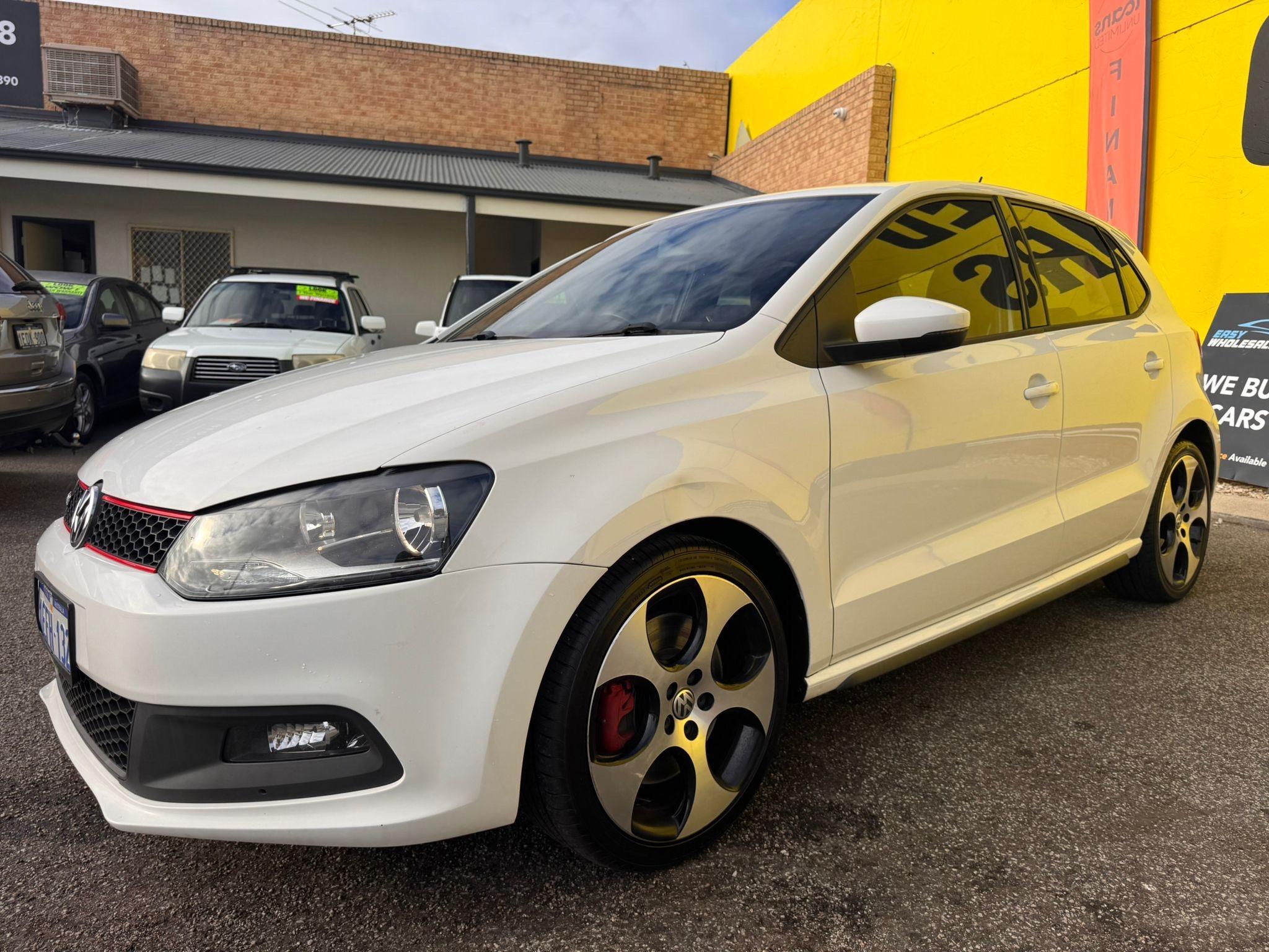 VOLKSWAGEN POLO