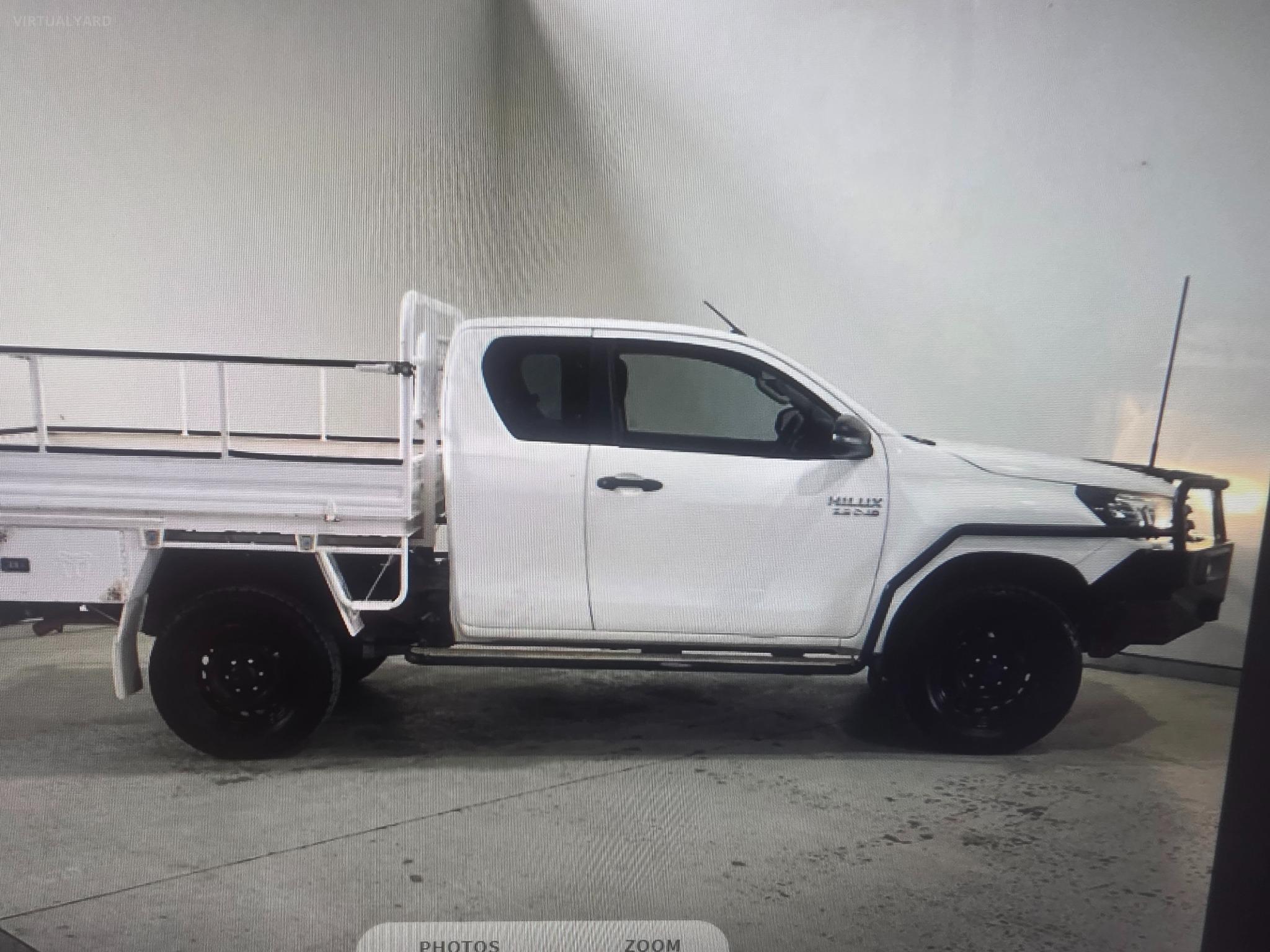 TOYOTA HILUX