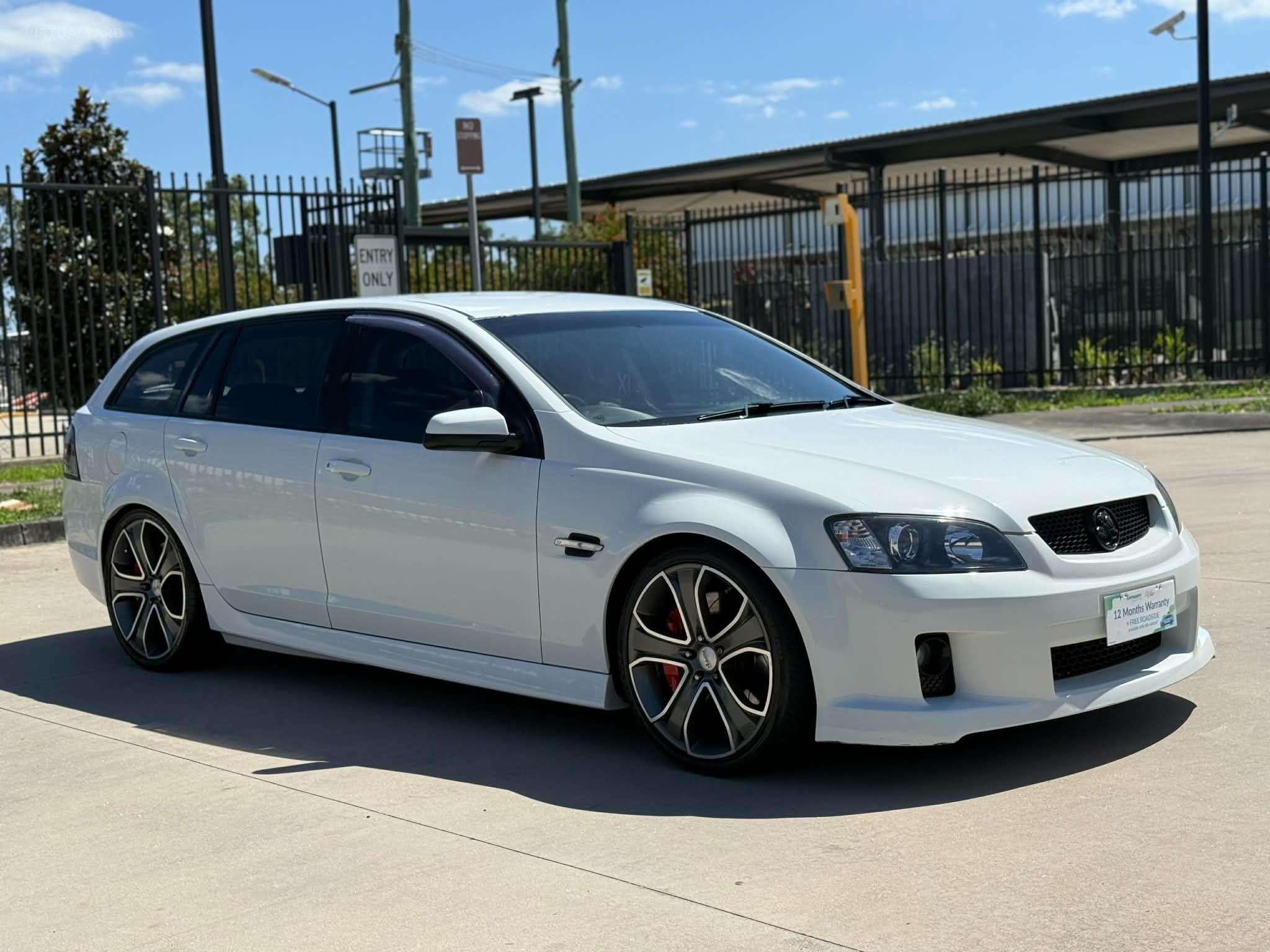 HOLDEN COMMODORE