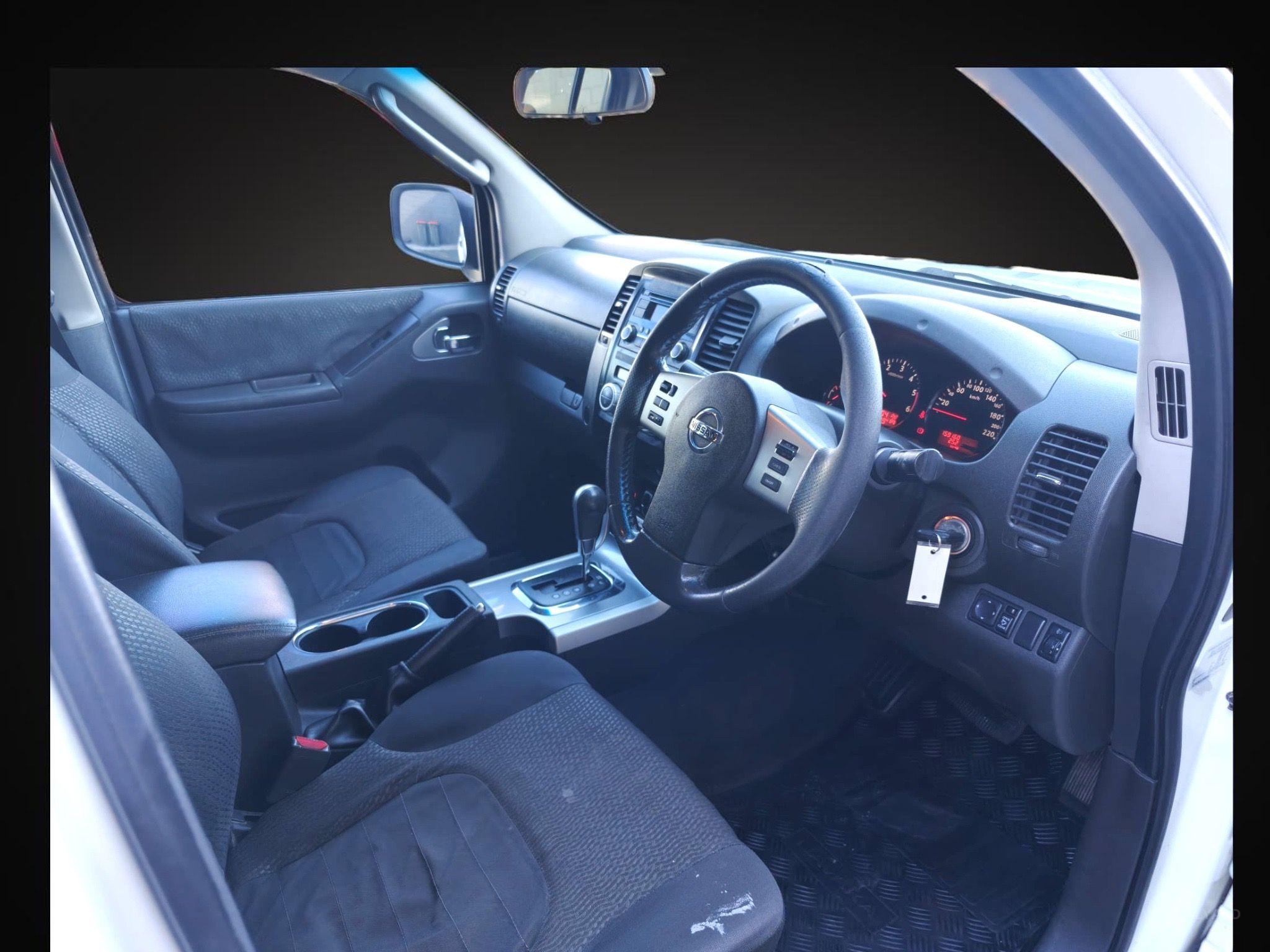 NISSAN NAVARA