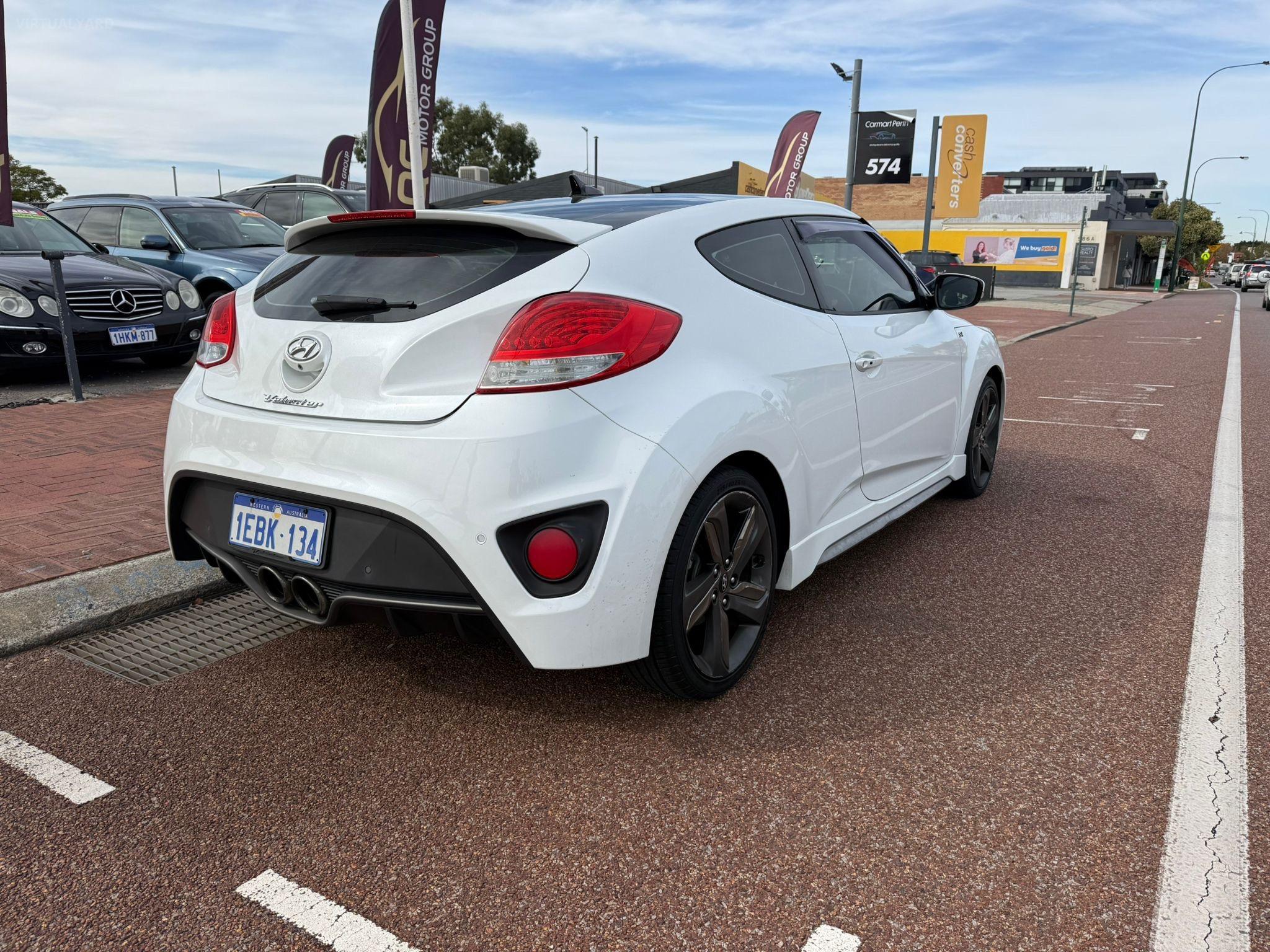 HYUNDAI VELOSTER
