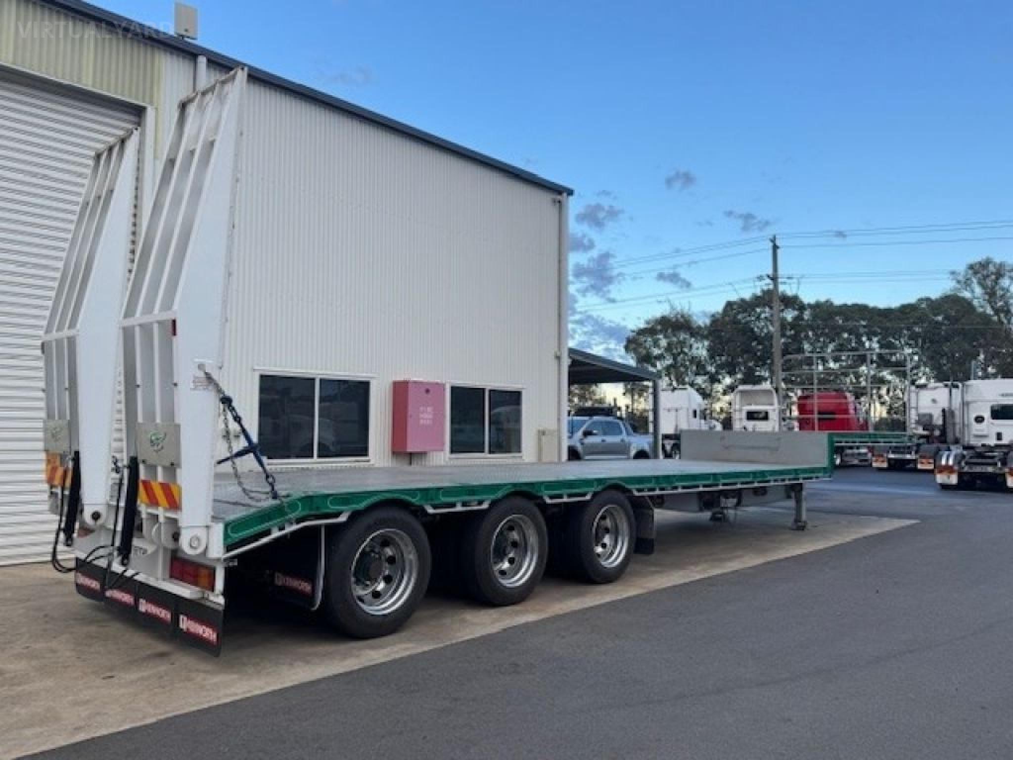 FREIGHTMASTER 44 DROP DECK WITH RAMPS