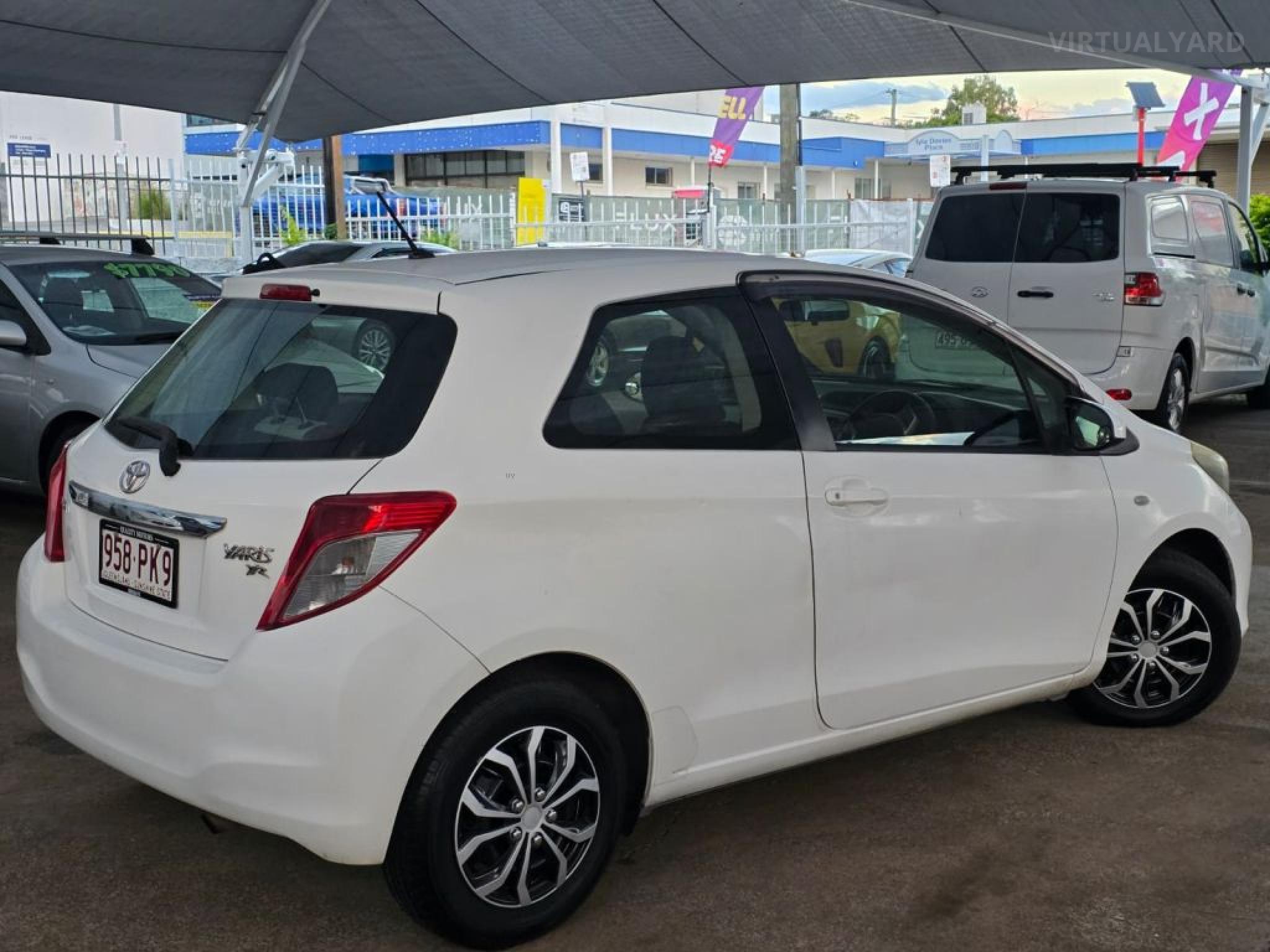 TOYOTA YARIS