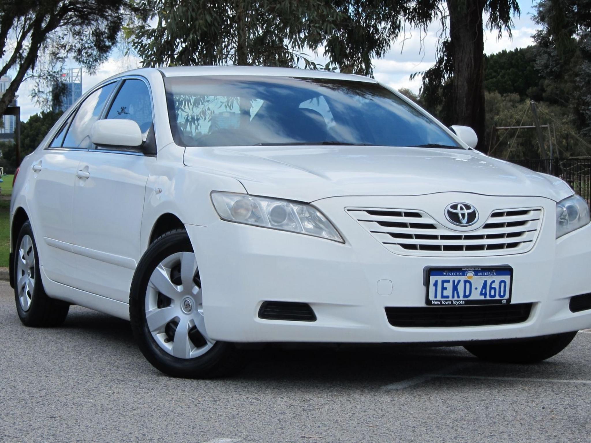 TOYOTA CAMRY