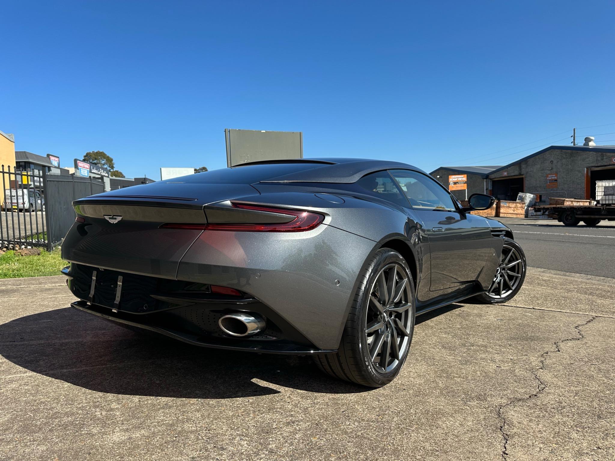 Aston Martin DB11