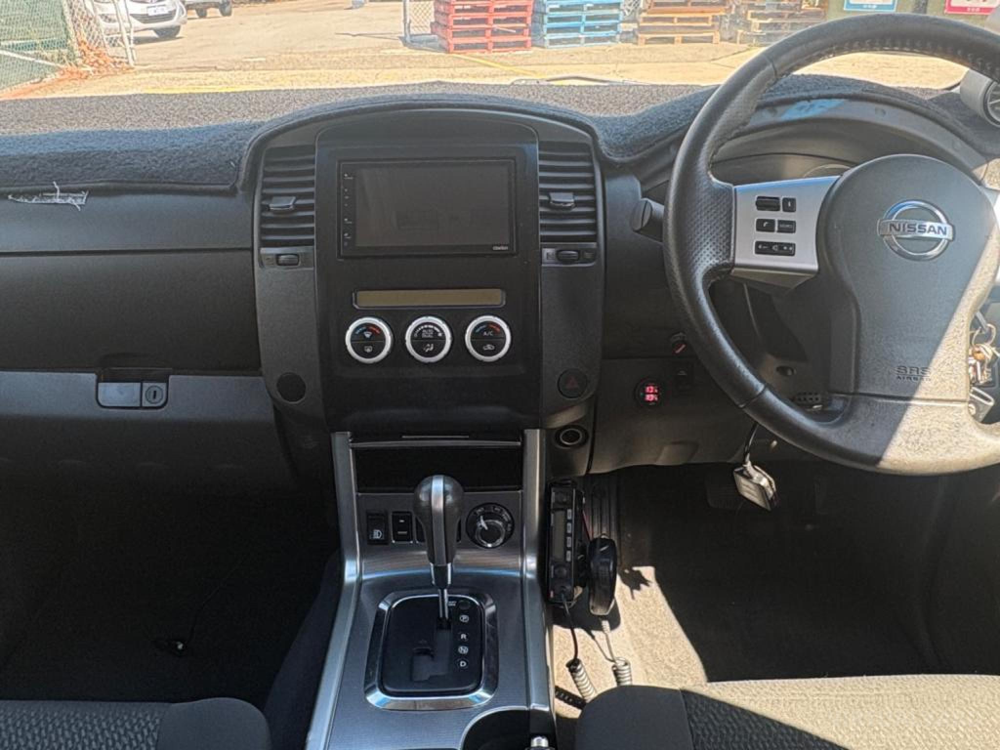 NISSAN NAVARA