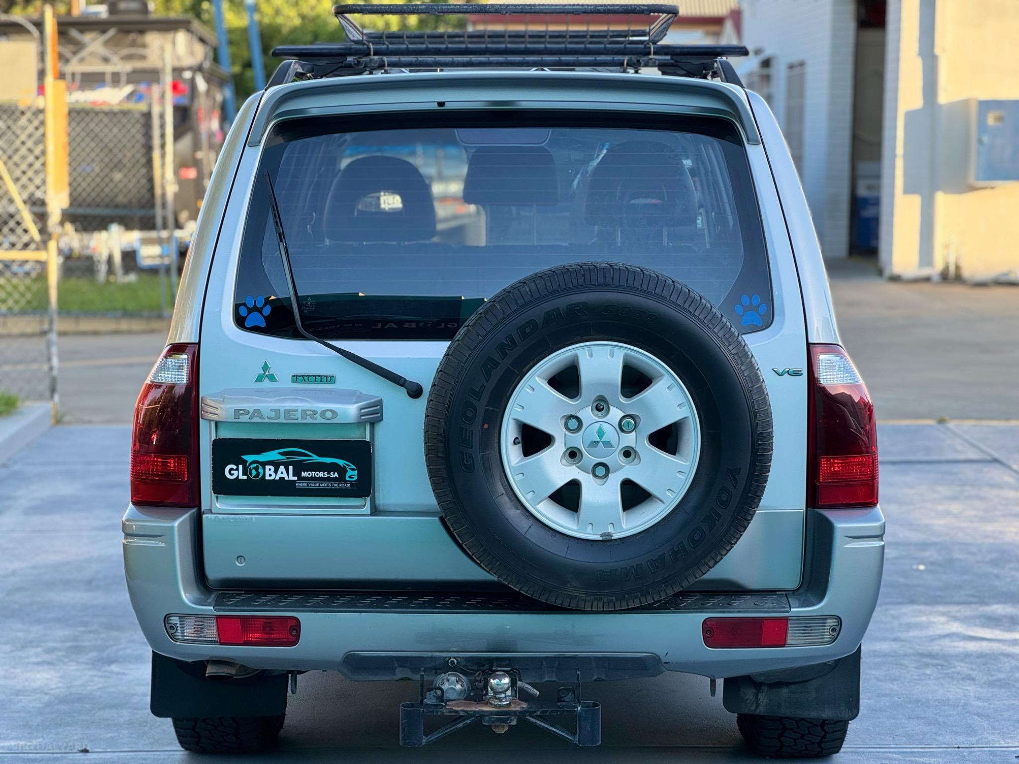MITSUBISHI PAJERO