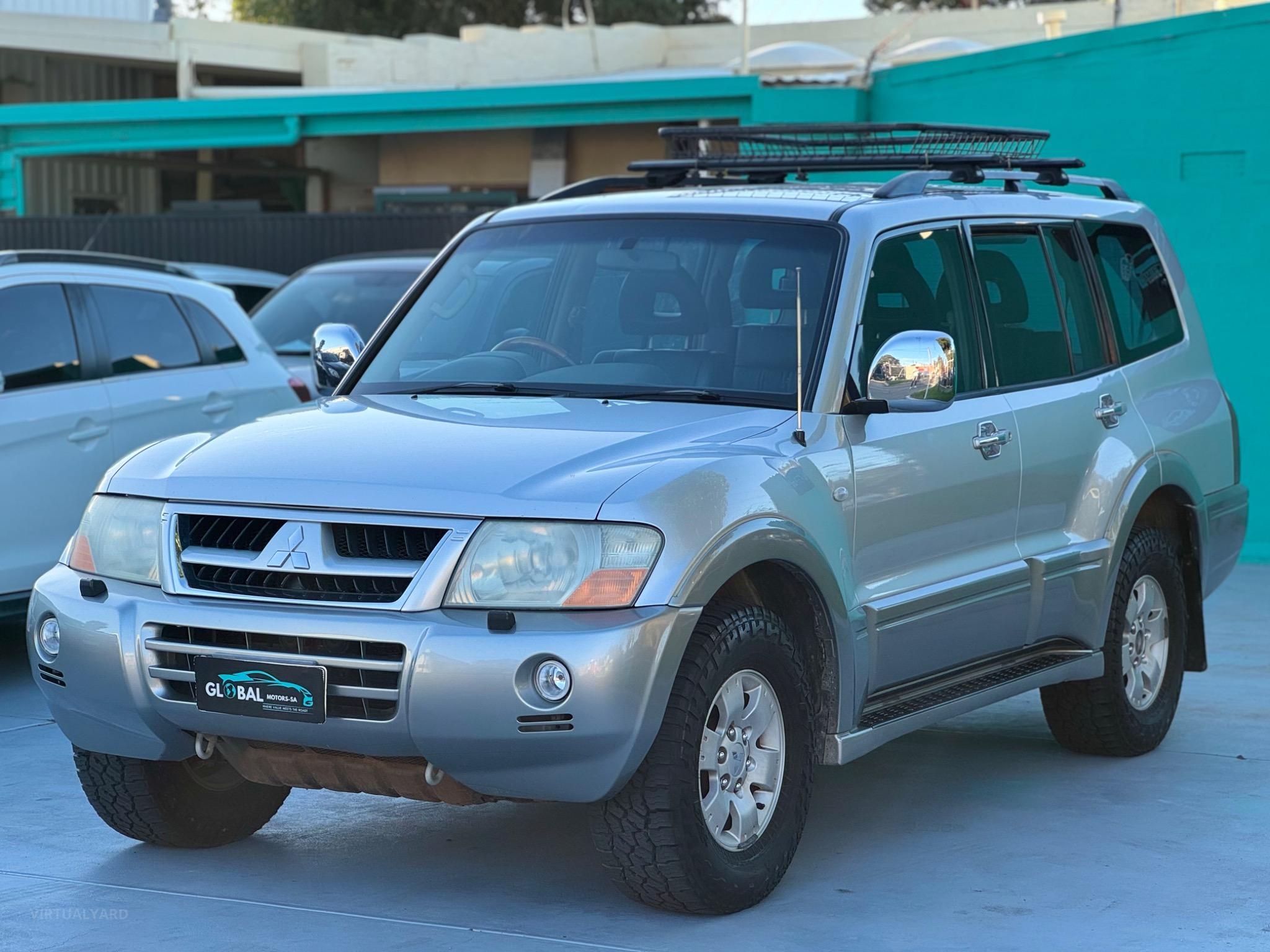 MITSUBISHI PAJERO