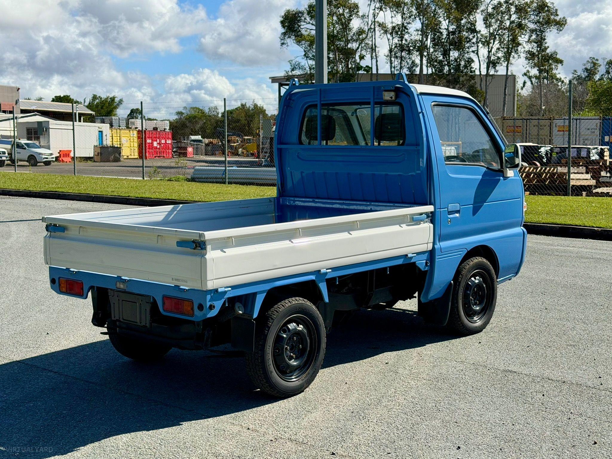 SUZUKI Carry 4x4 Kei Truck