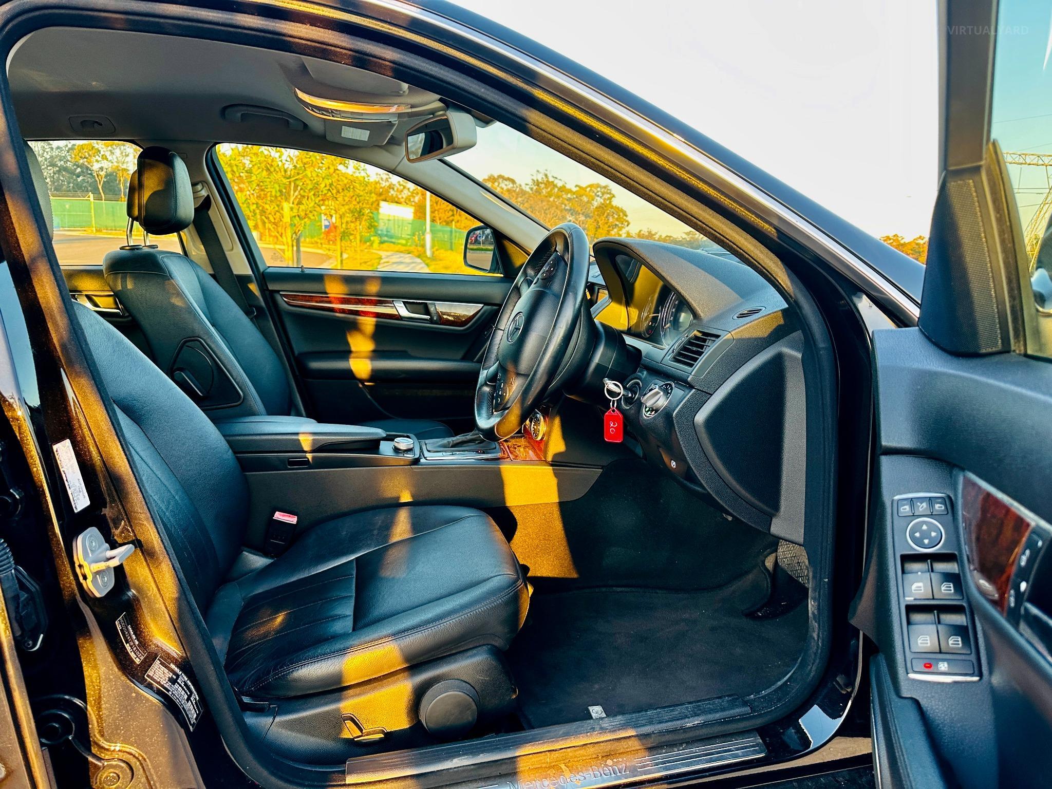 Mercedes-Benz C200 CGI