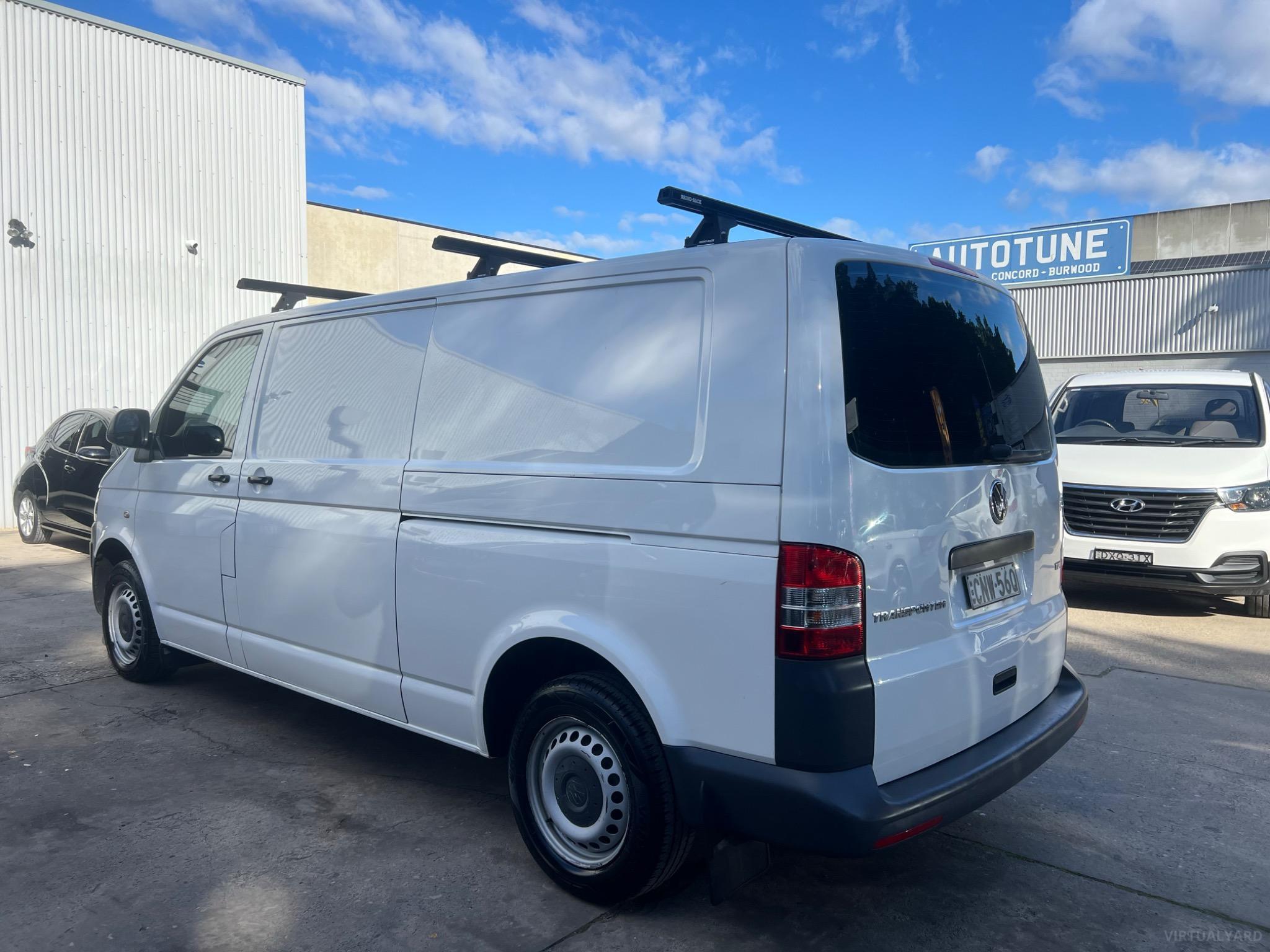 VOLKSWAGEN TRANSPORTER