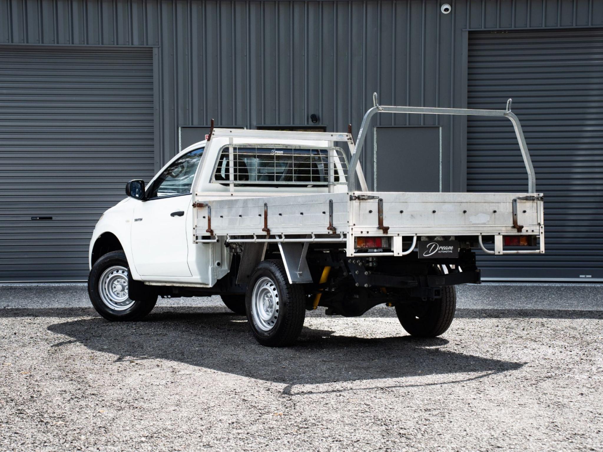 MITSUBISHI TRITON