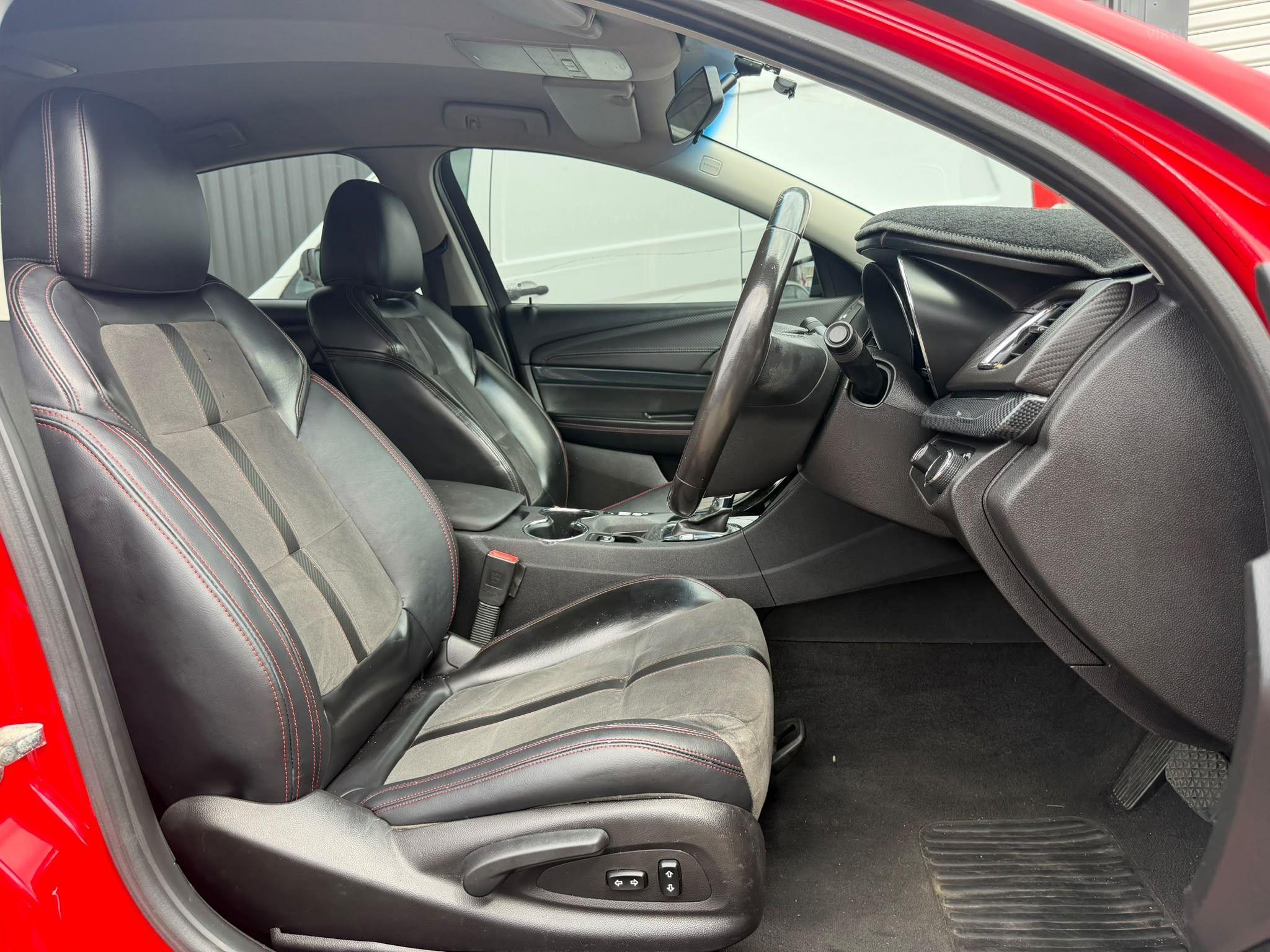 HOLDEN COMMODORE