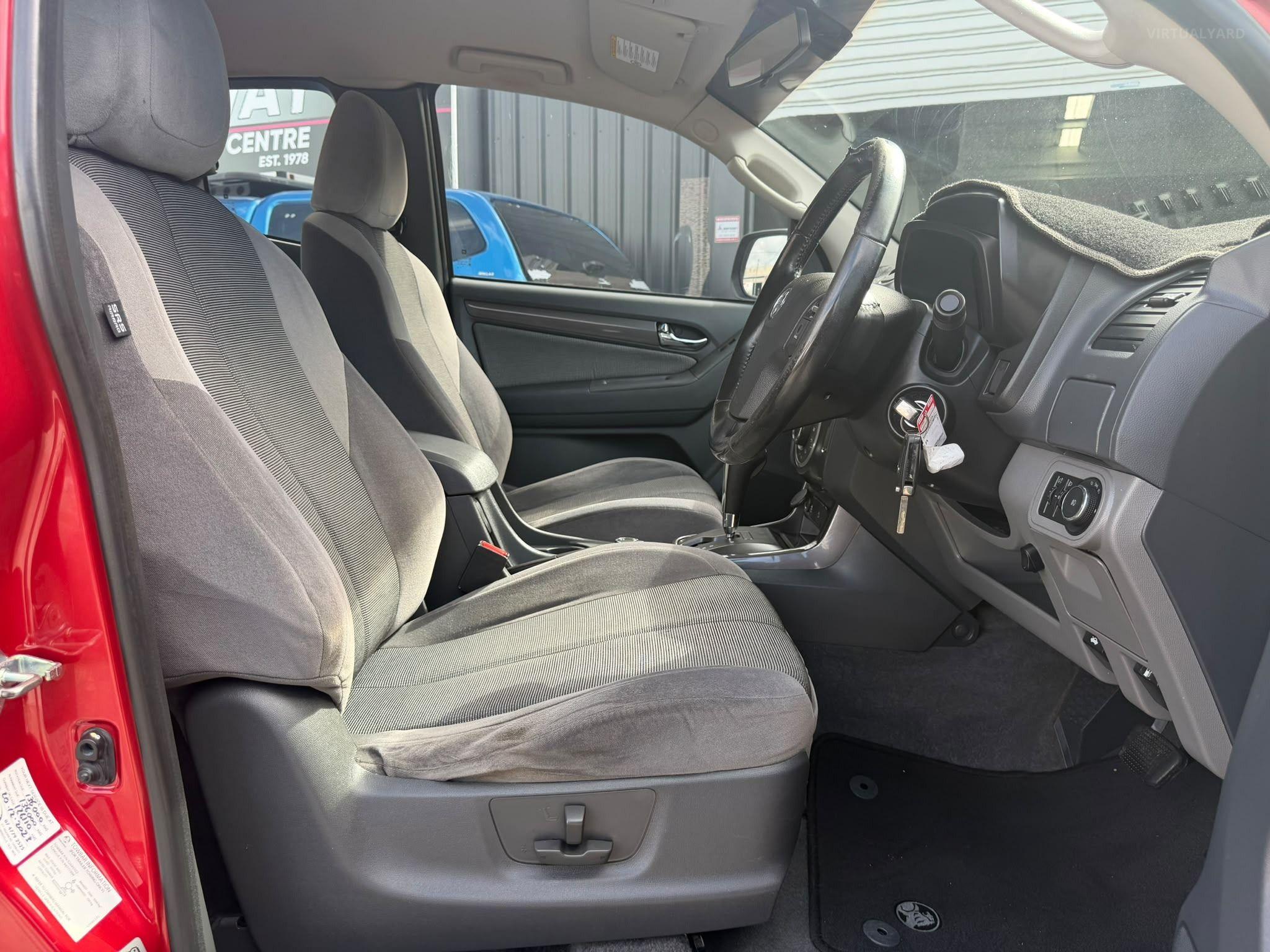 HOLDEN COLORADO