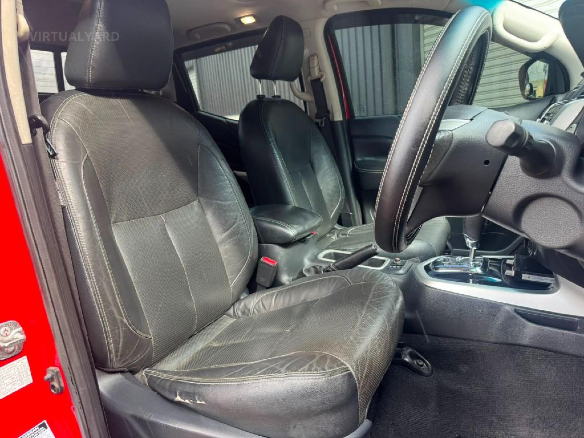 NISSAN NAVARA