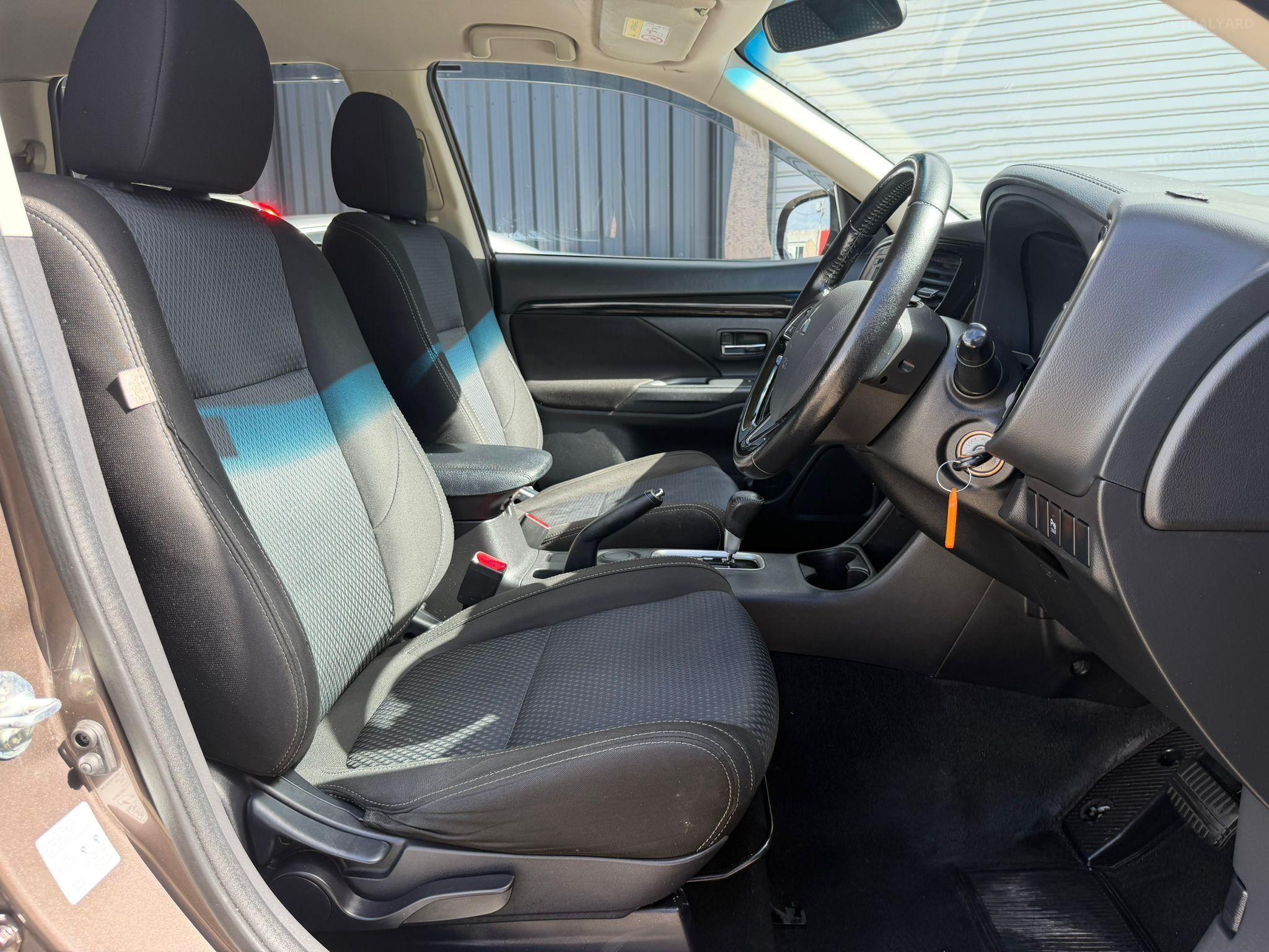 MITSUBISHI OUTLANDER