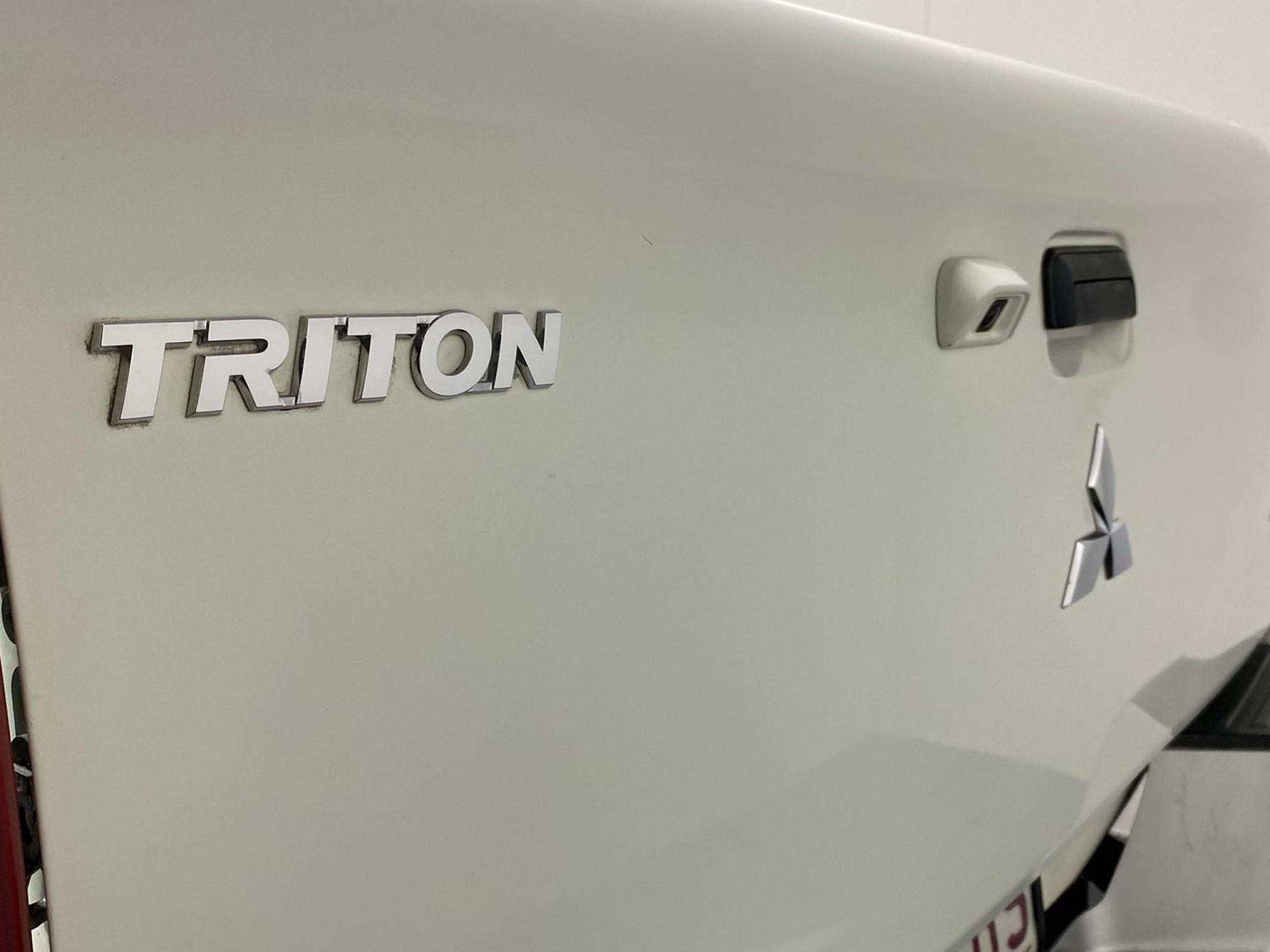 MITSUBISHI TRITON