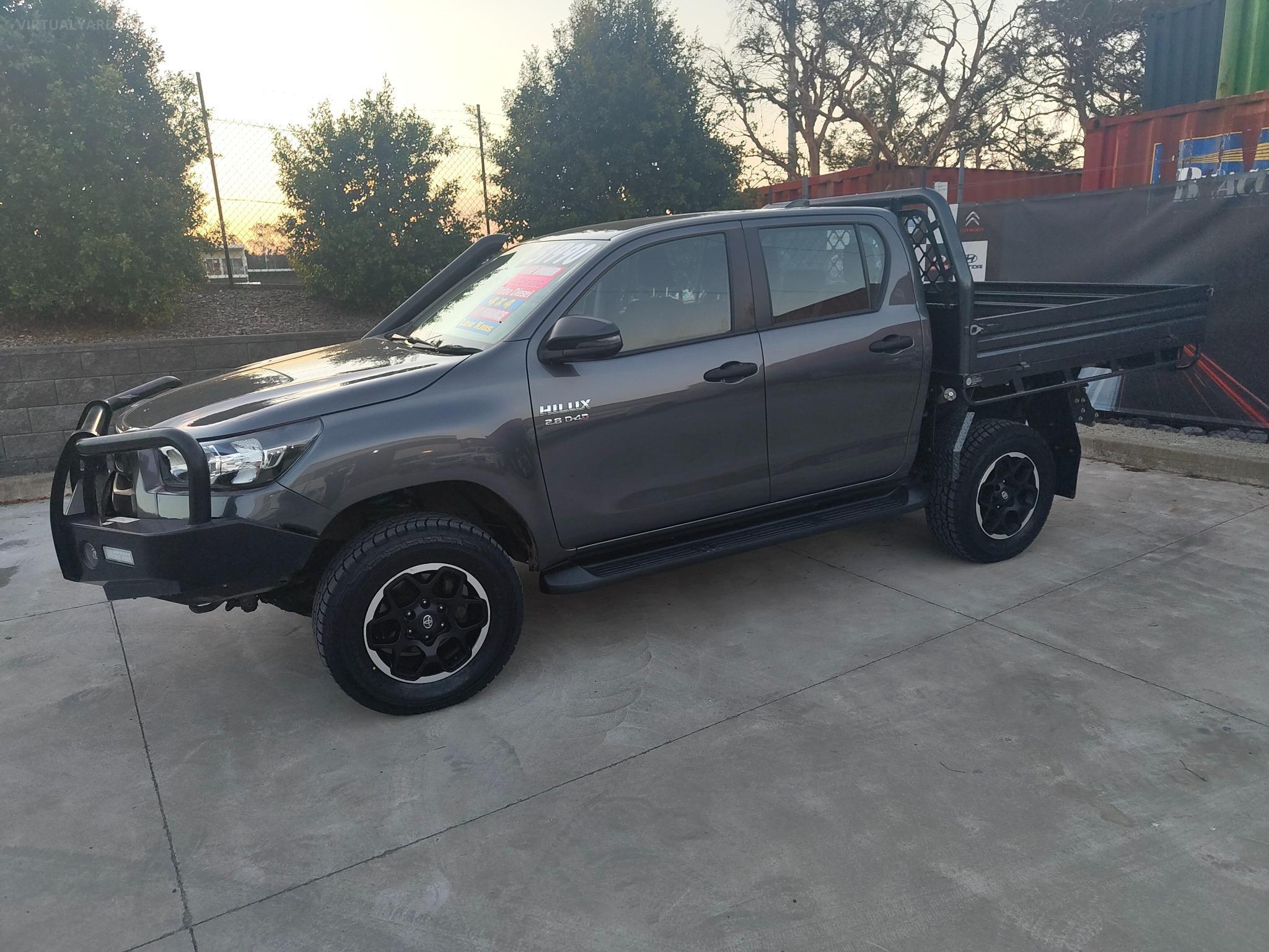 TOYOTA HILUX