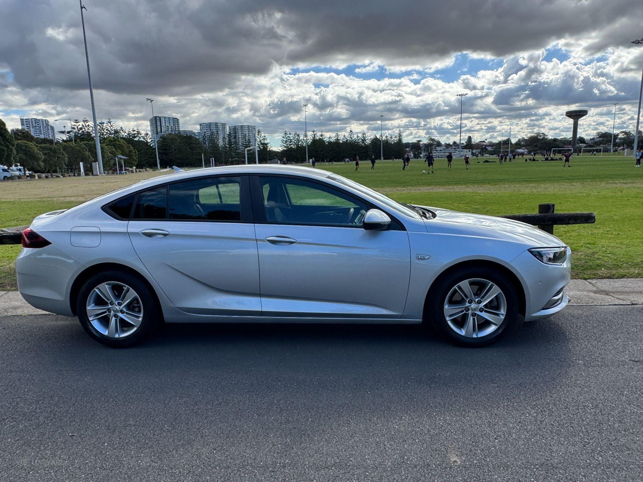 HOLDEN COMMODORE