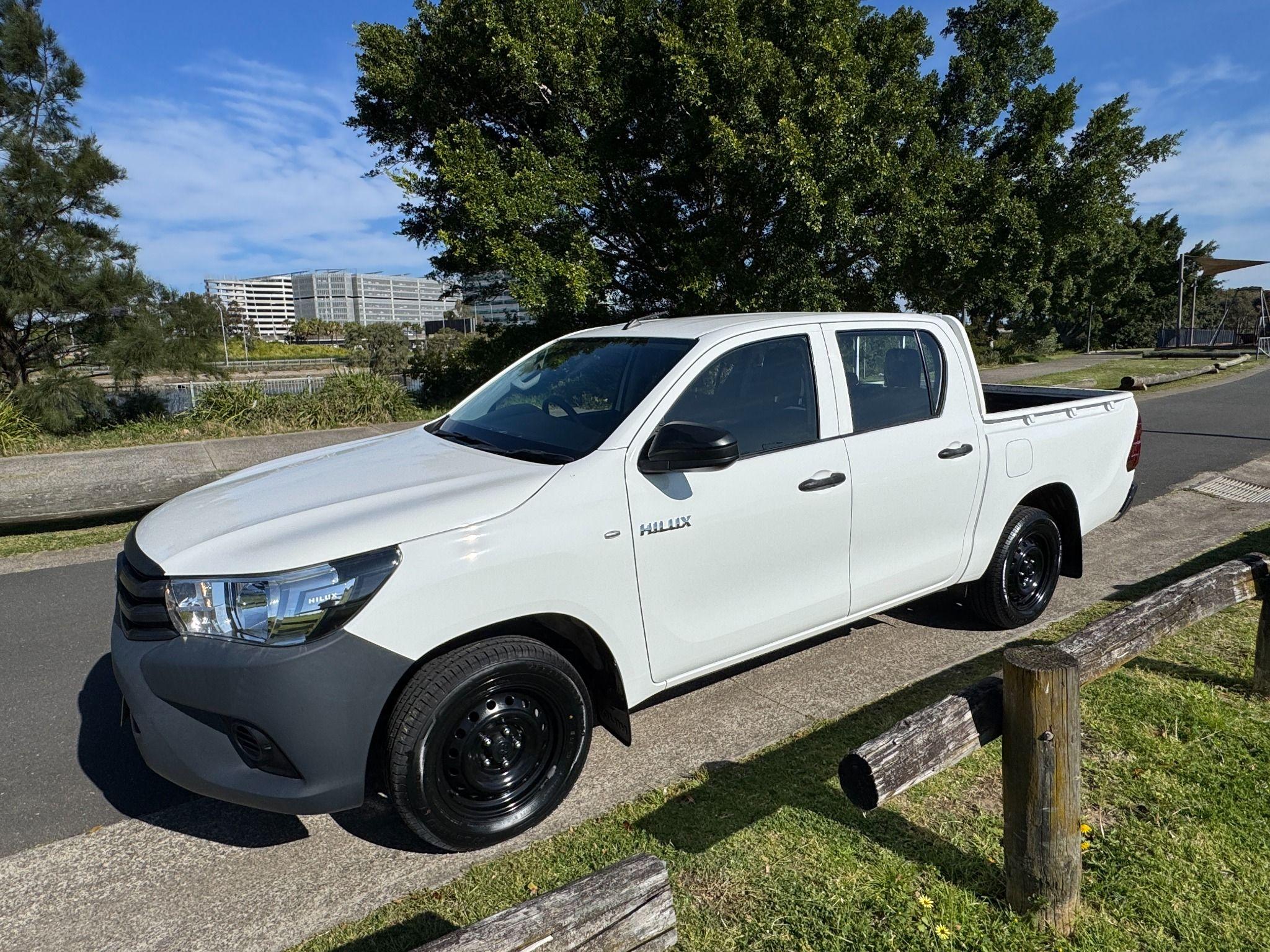 TOYOTA HILUX