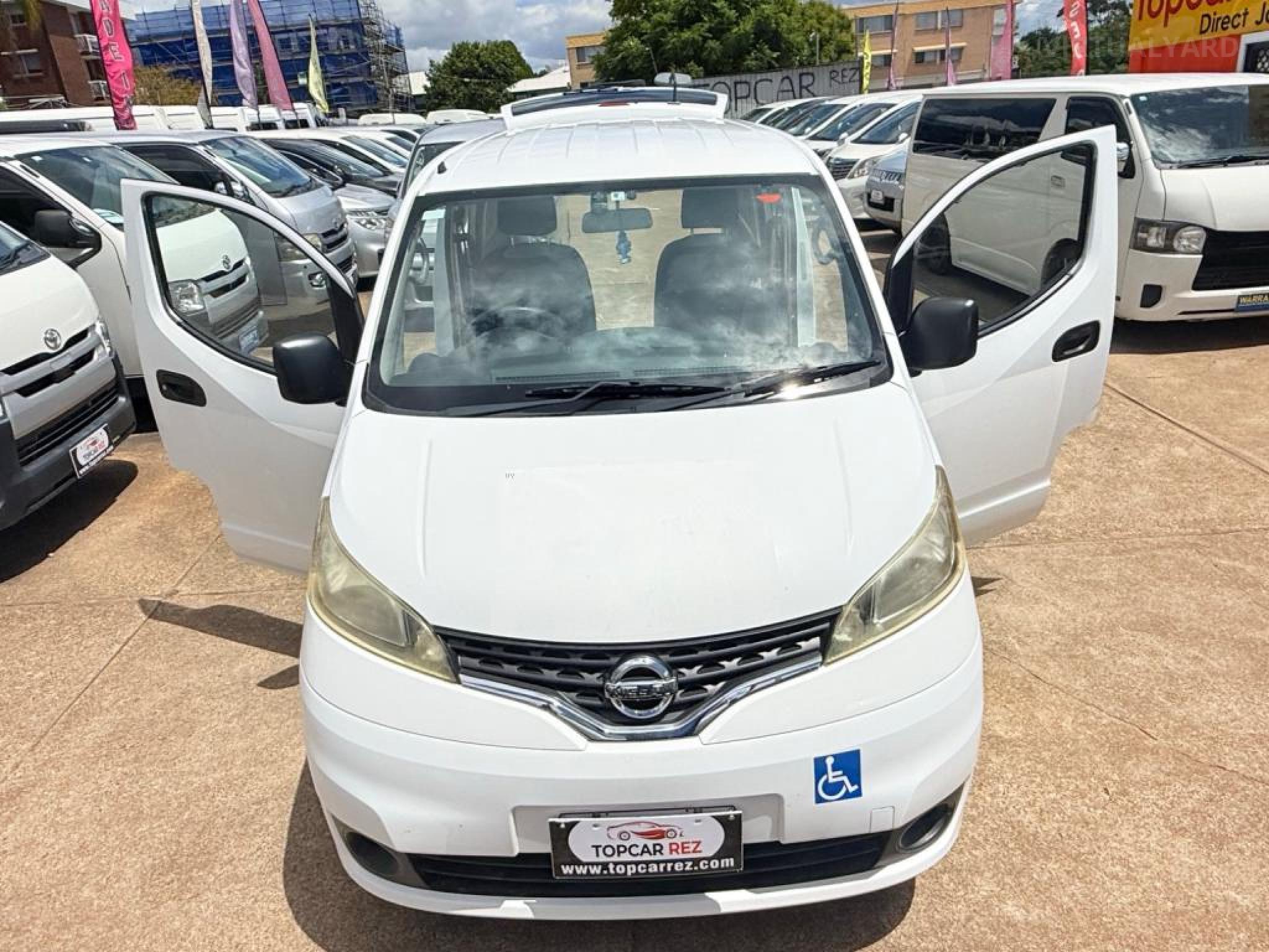 NISSAN e-NV200