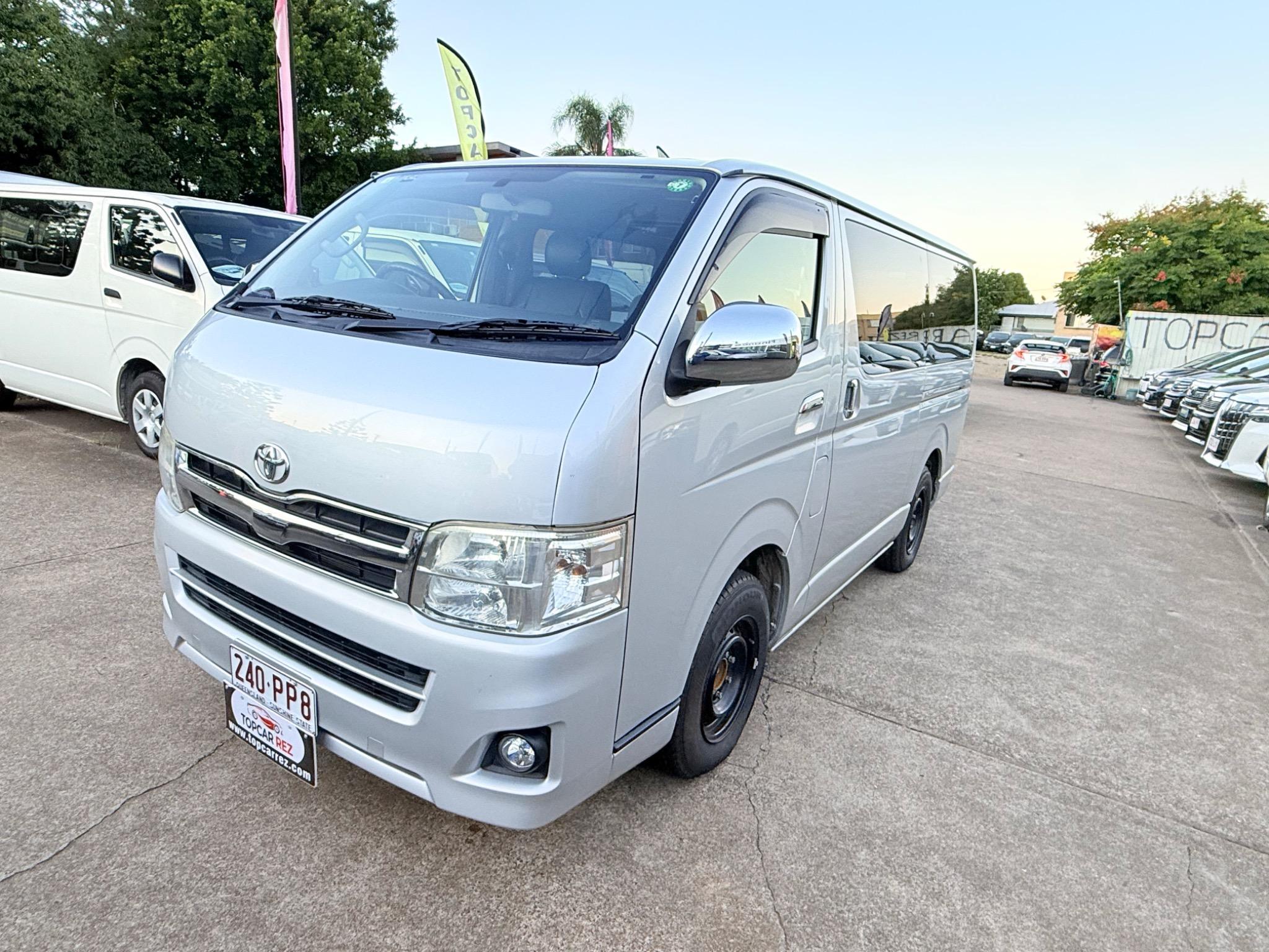 TOYOTA HIACE