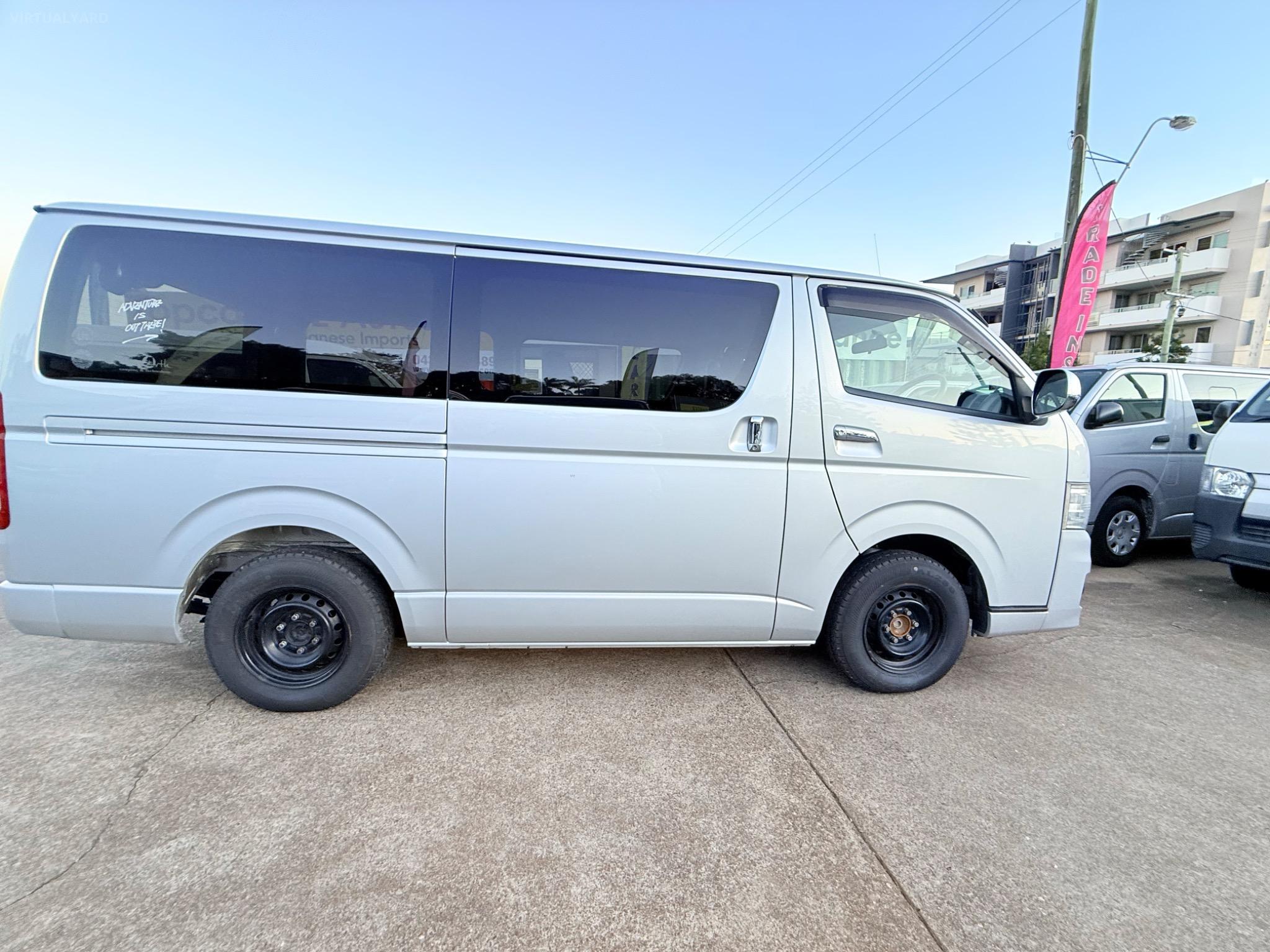 TOYOTA HIACE