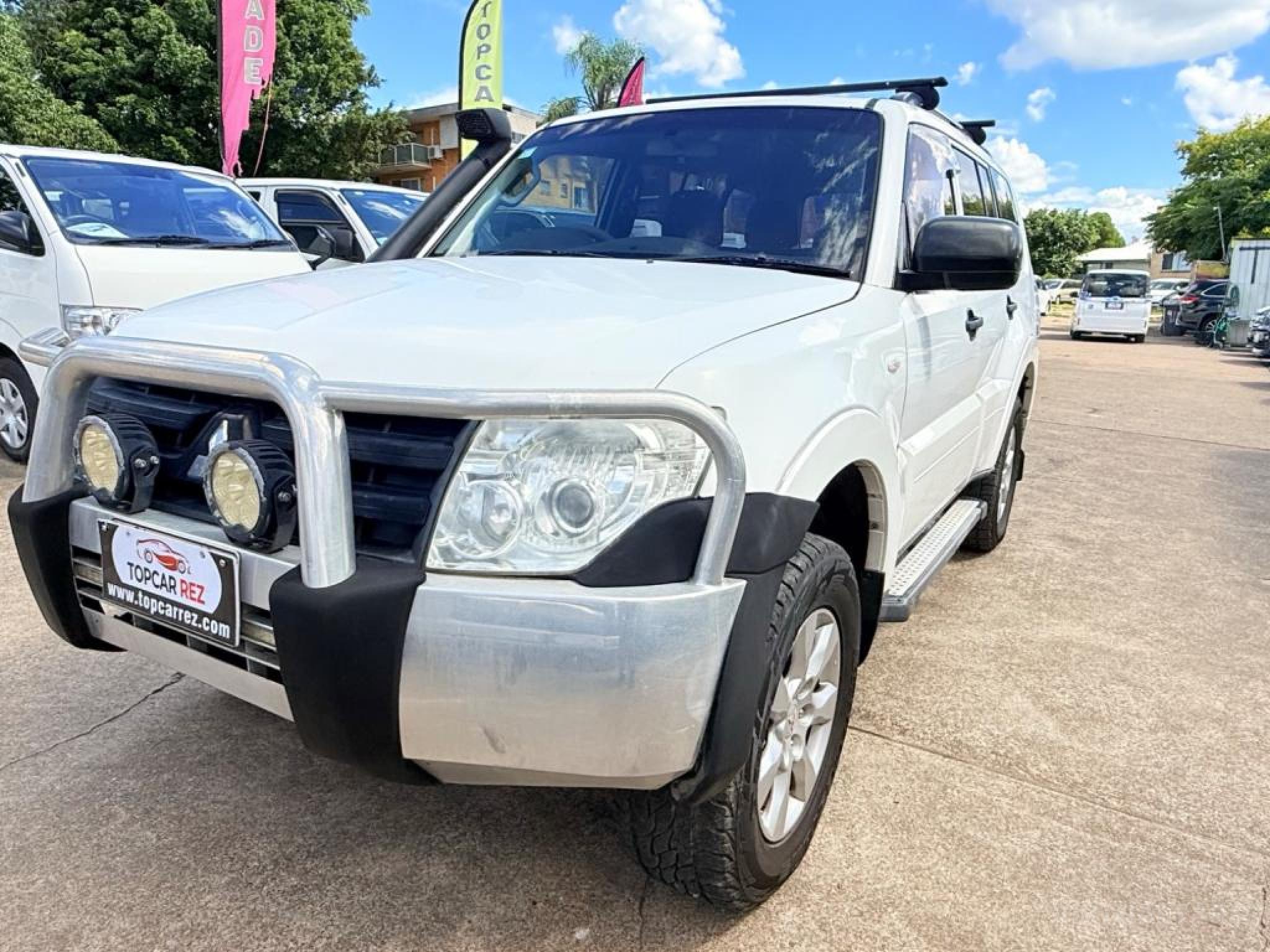MITSUBISHI PAJERO