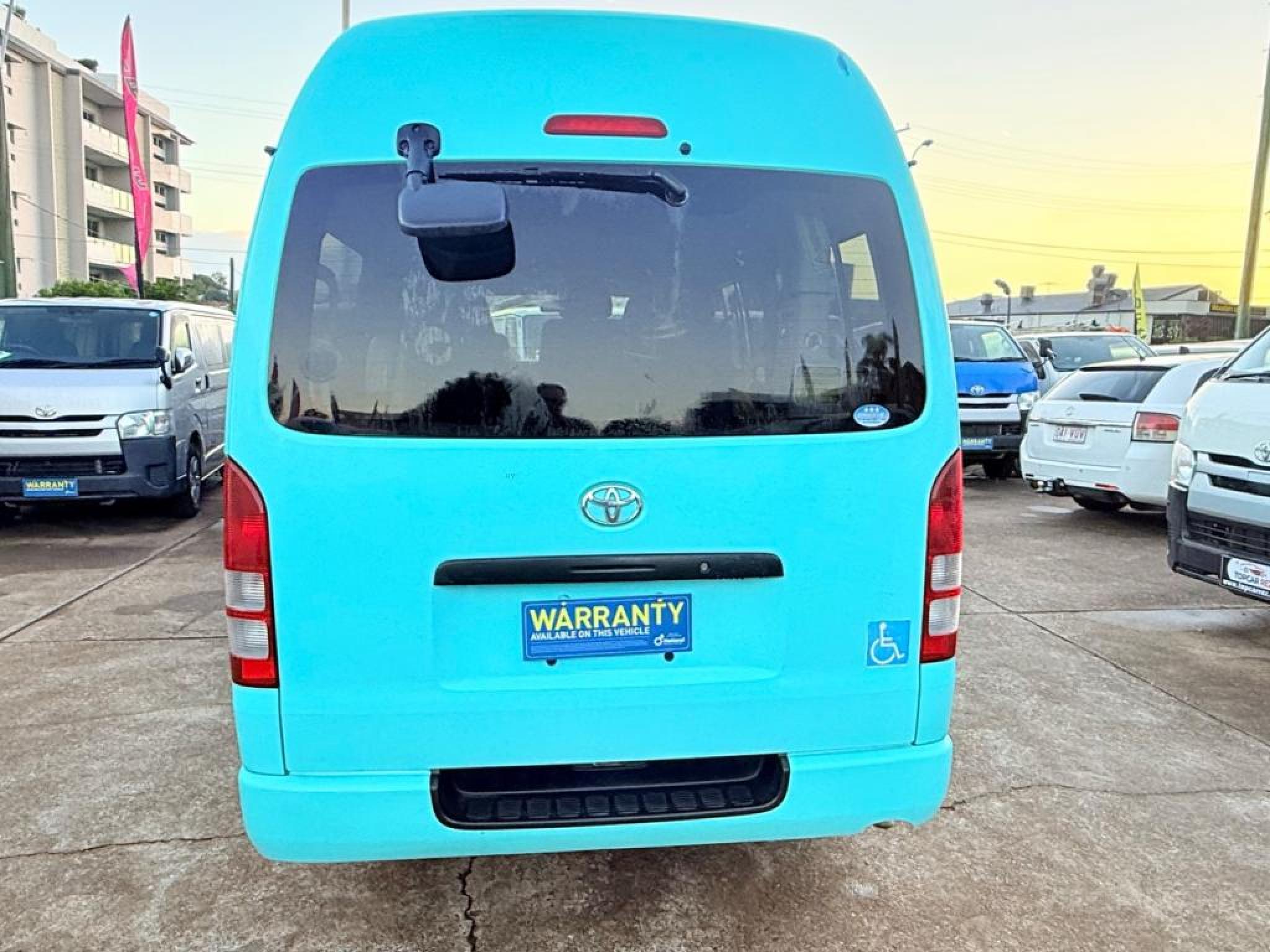TOYOTA HIACE