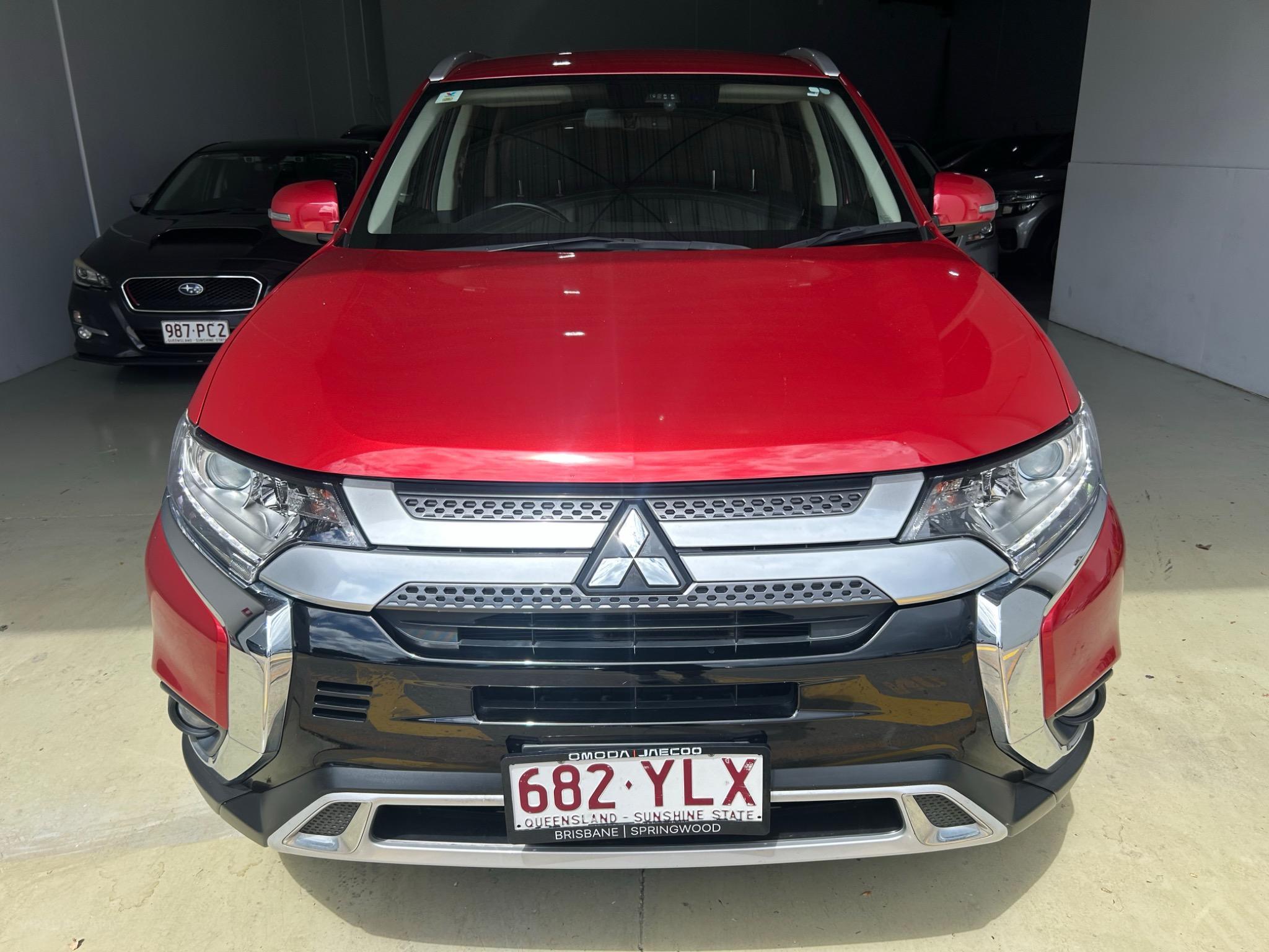 MITSUBISHI OUTLANDER